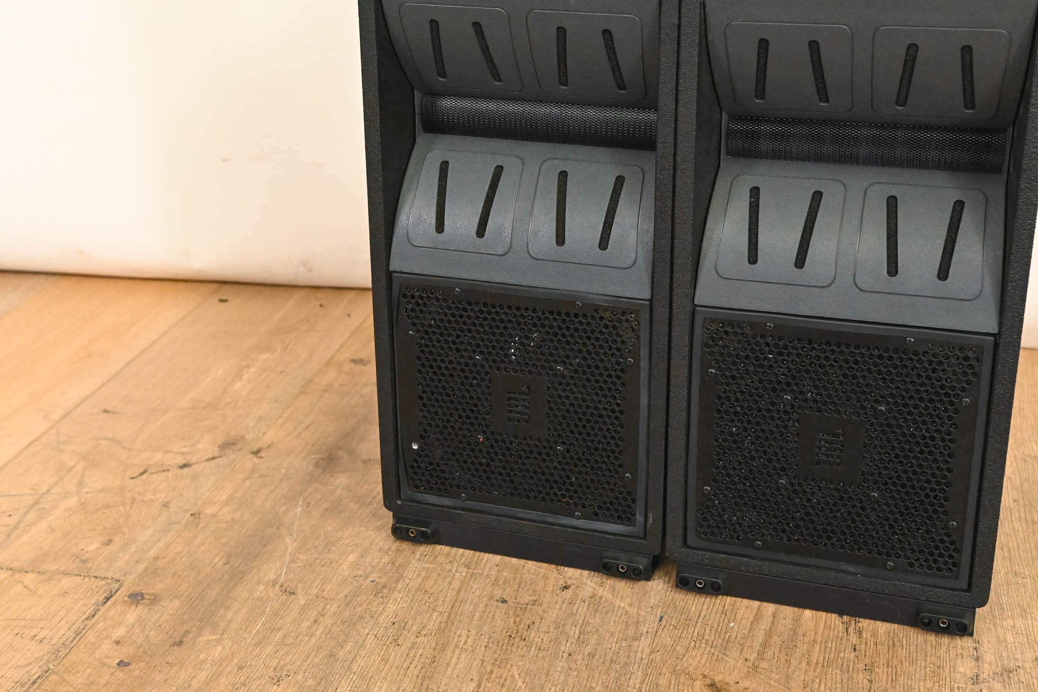 JBL VT4886 Dual 6.5" Passive Compact Line Array Loudspeakers (PAIR)