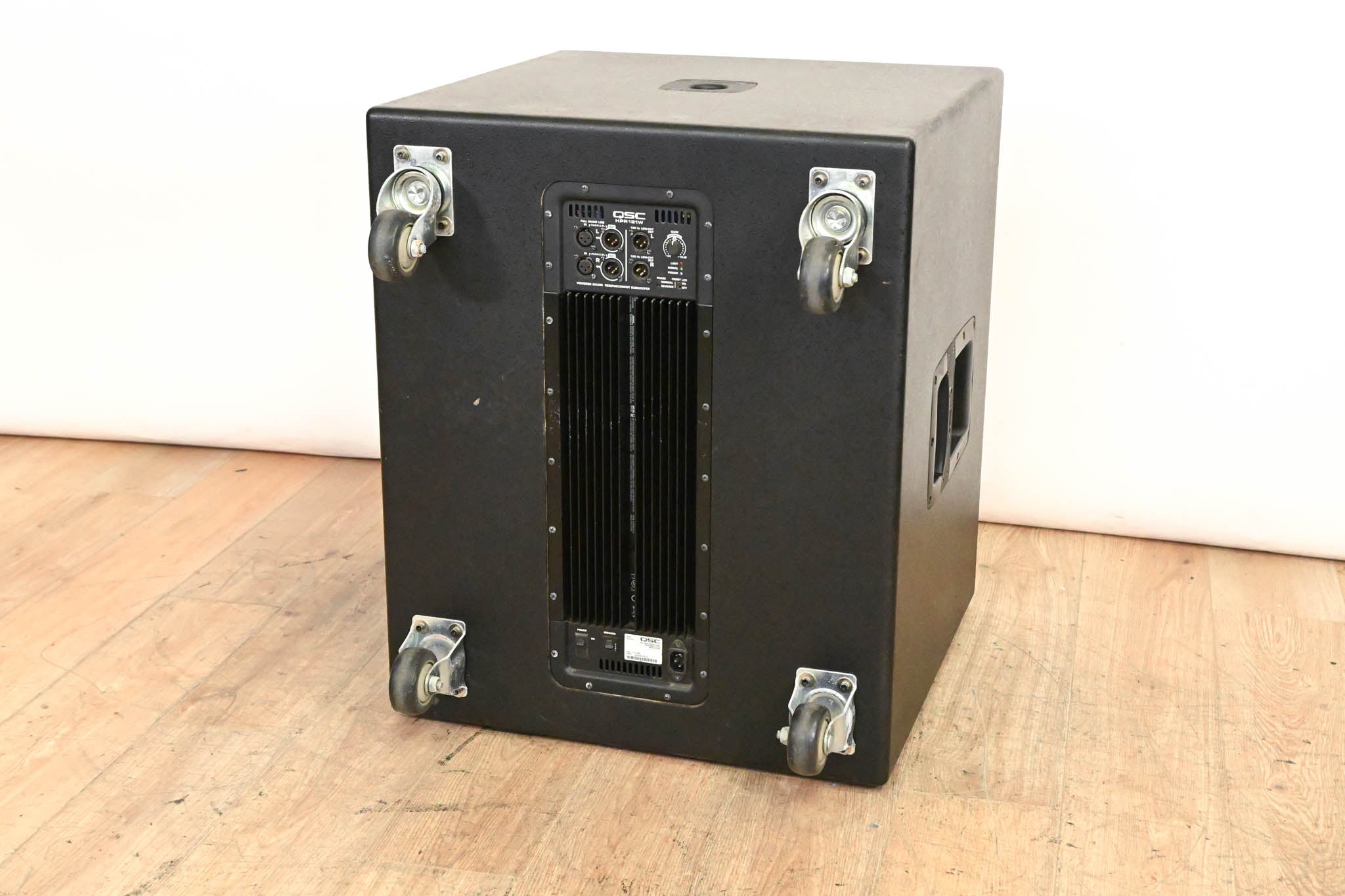QSC HPR181W 18" Powered Subwoofer