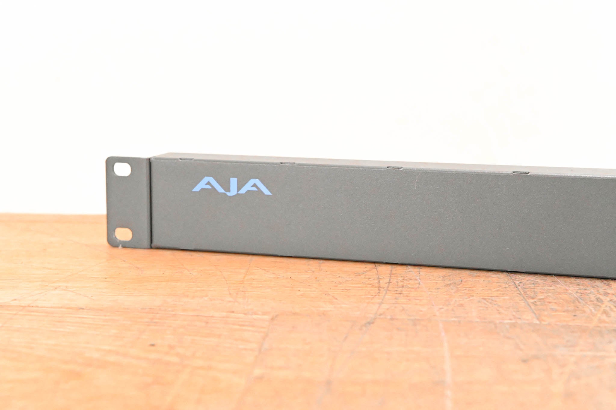 AJA KUMO 1604 16x4 Compact 3G-SDI Router (NO POWER SUPPLY)