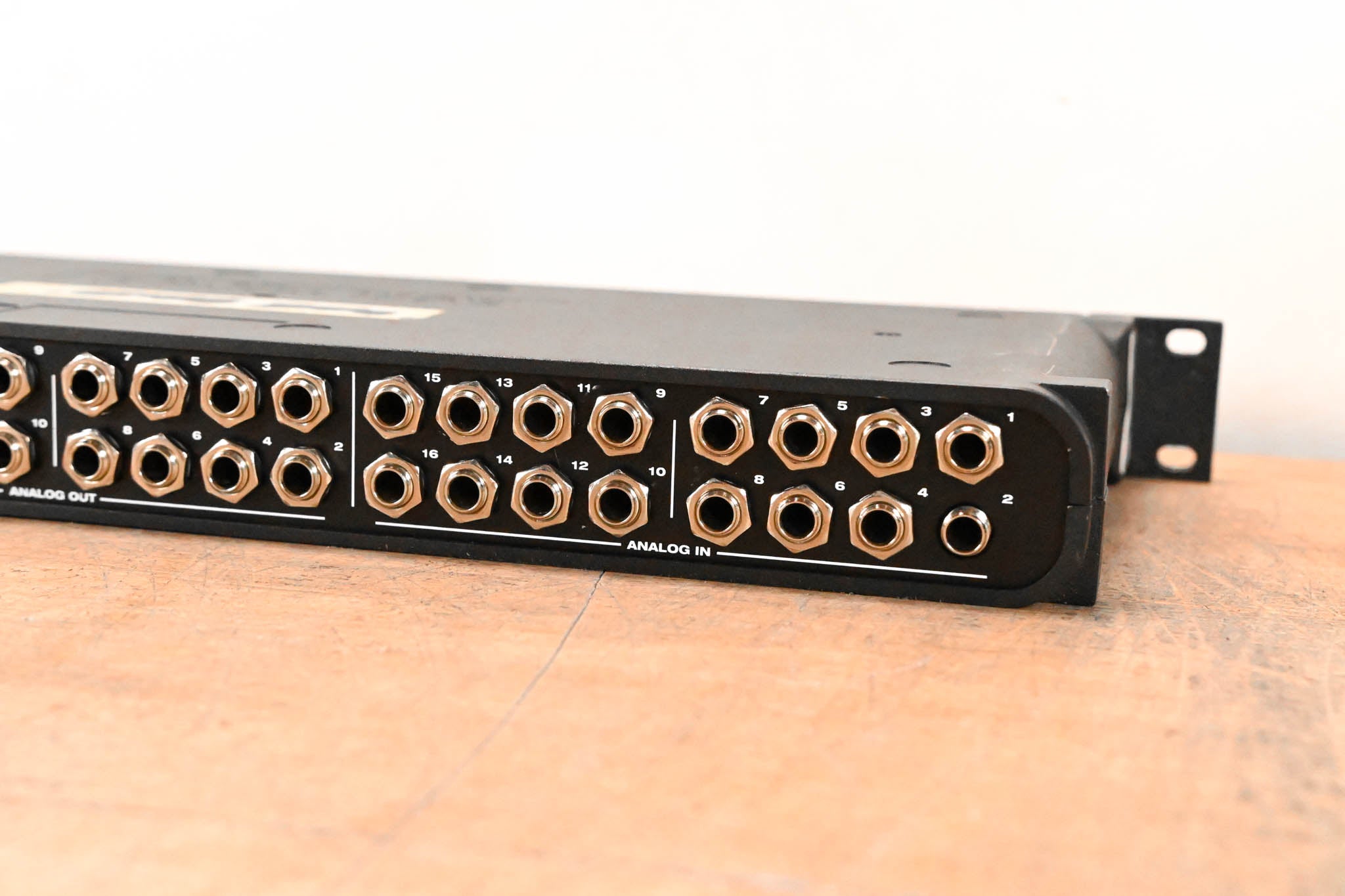 MOTU 16A 32x32 Thunderbolt / USB 2.0 Audio Interface with AVB