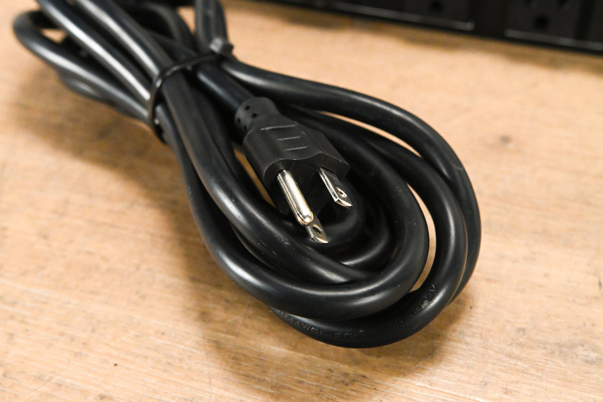 Furman PL-PLUS C 15A Power Conditioner with Voltmeter