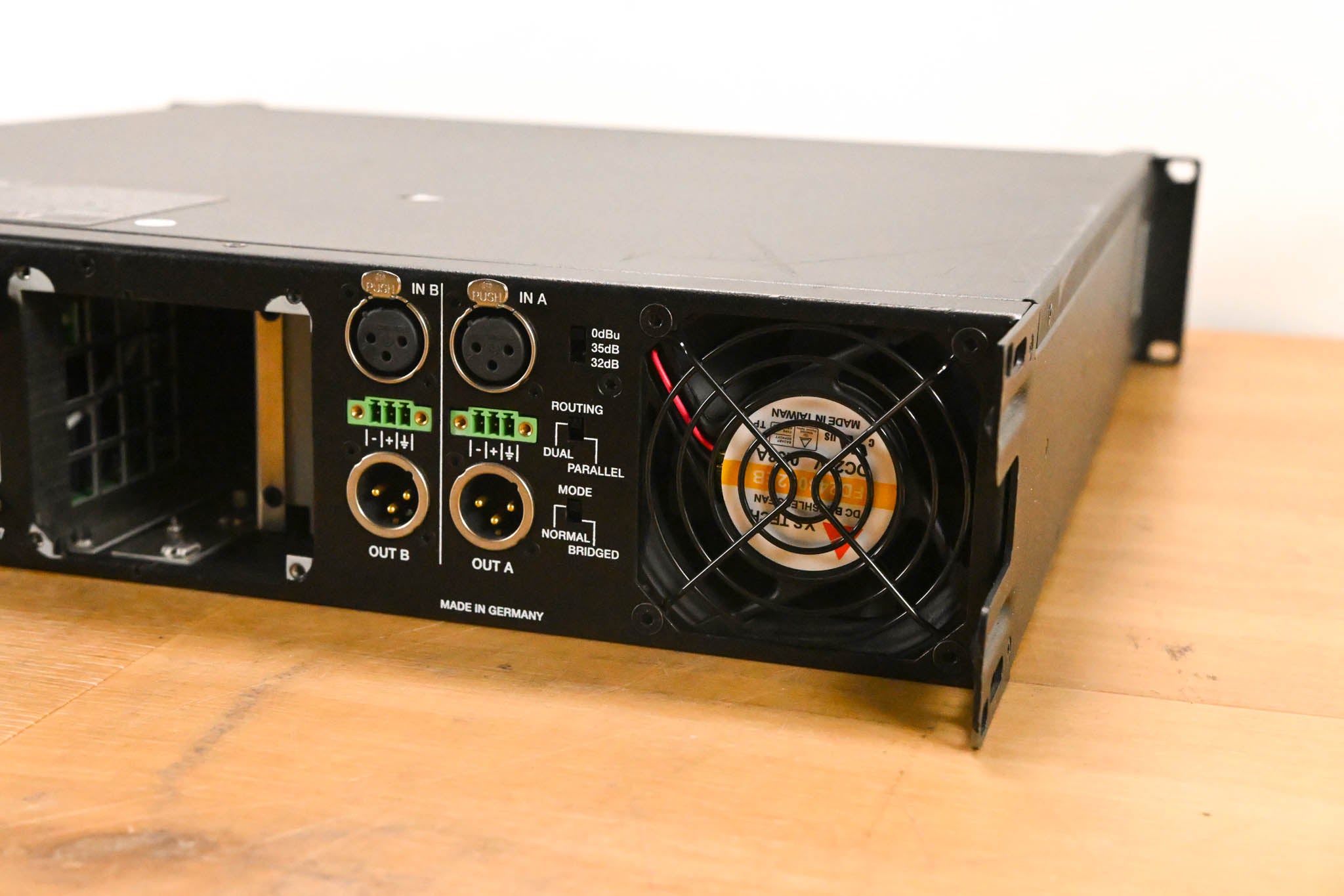 Electro-Voice (EV) TG-7 Tour-Grade Stereo Power Amplifier