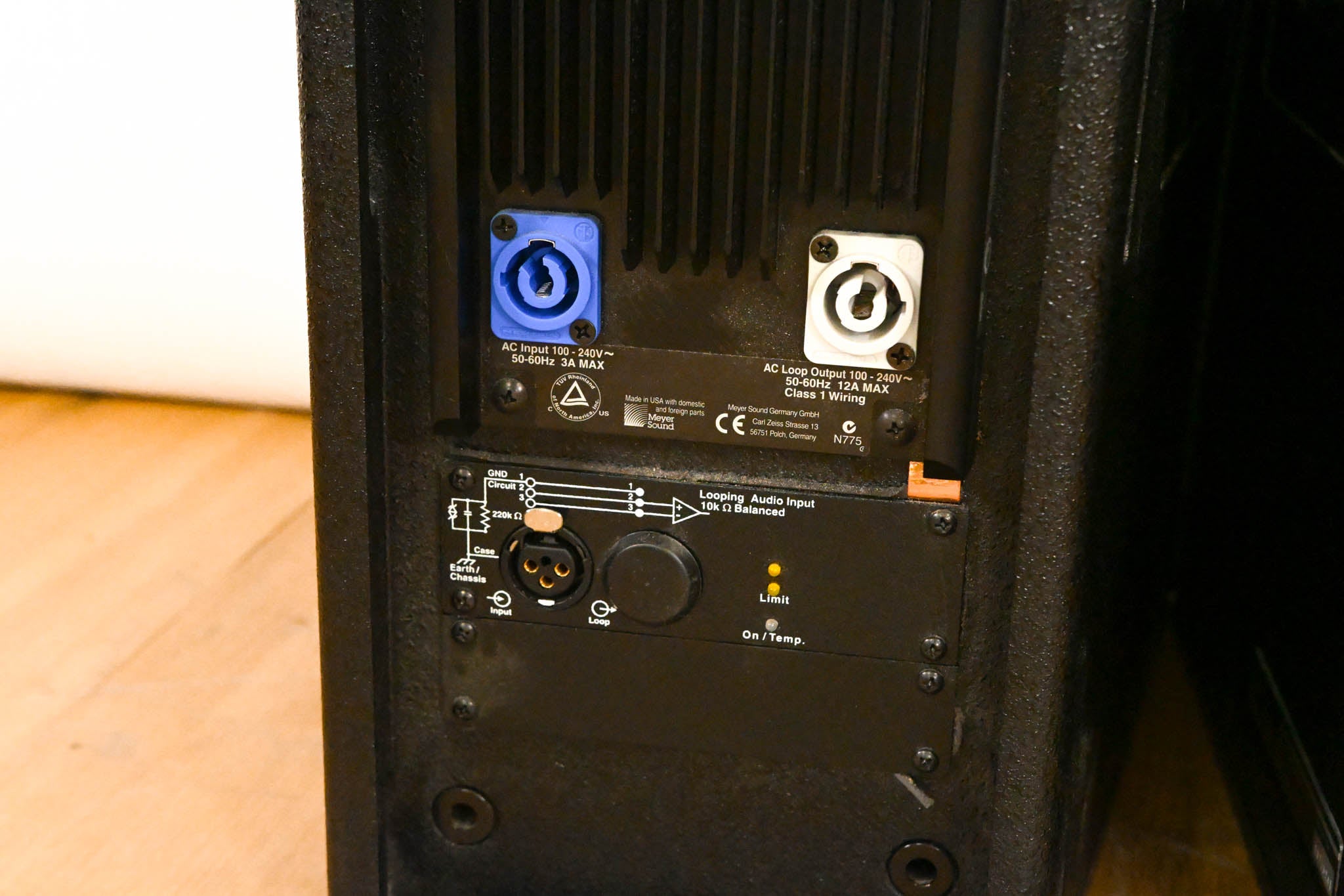 Meyer Sound UPJ-1P Compact VariO Loudspeaker (PAIR)