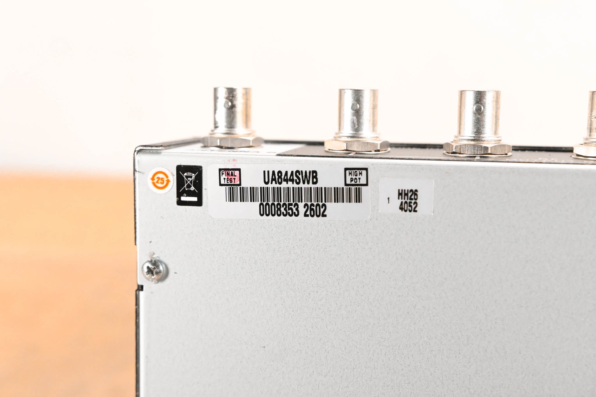 Shure UA844SWB Antenna Distribution System - 470-952 MHz (NO PSU)