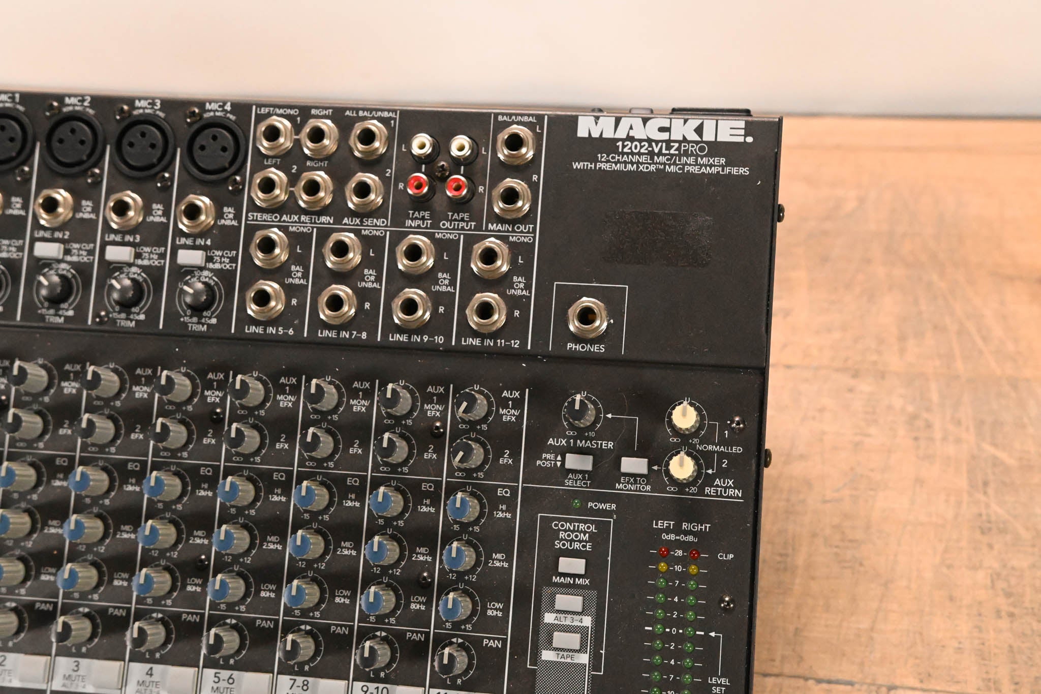 Mackie 1202-VLZ PRO 12-Channel Mic/Line Mixer