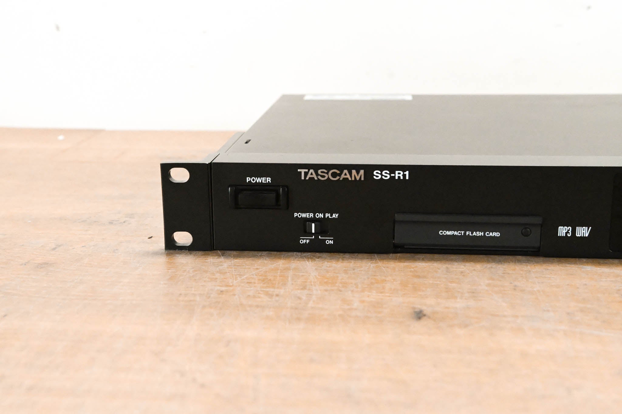 TASCAM SS-R1 Rack-Mountable Compact Solid State Recorder