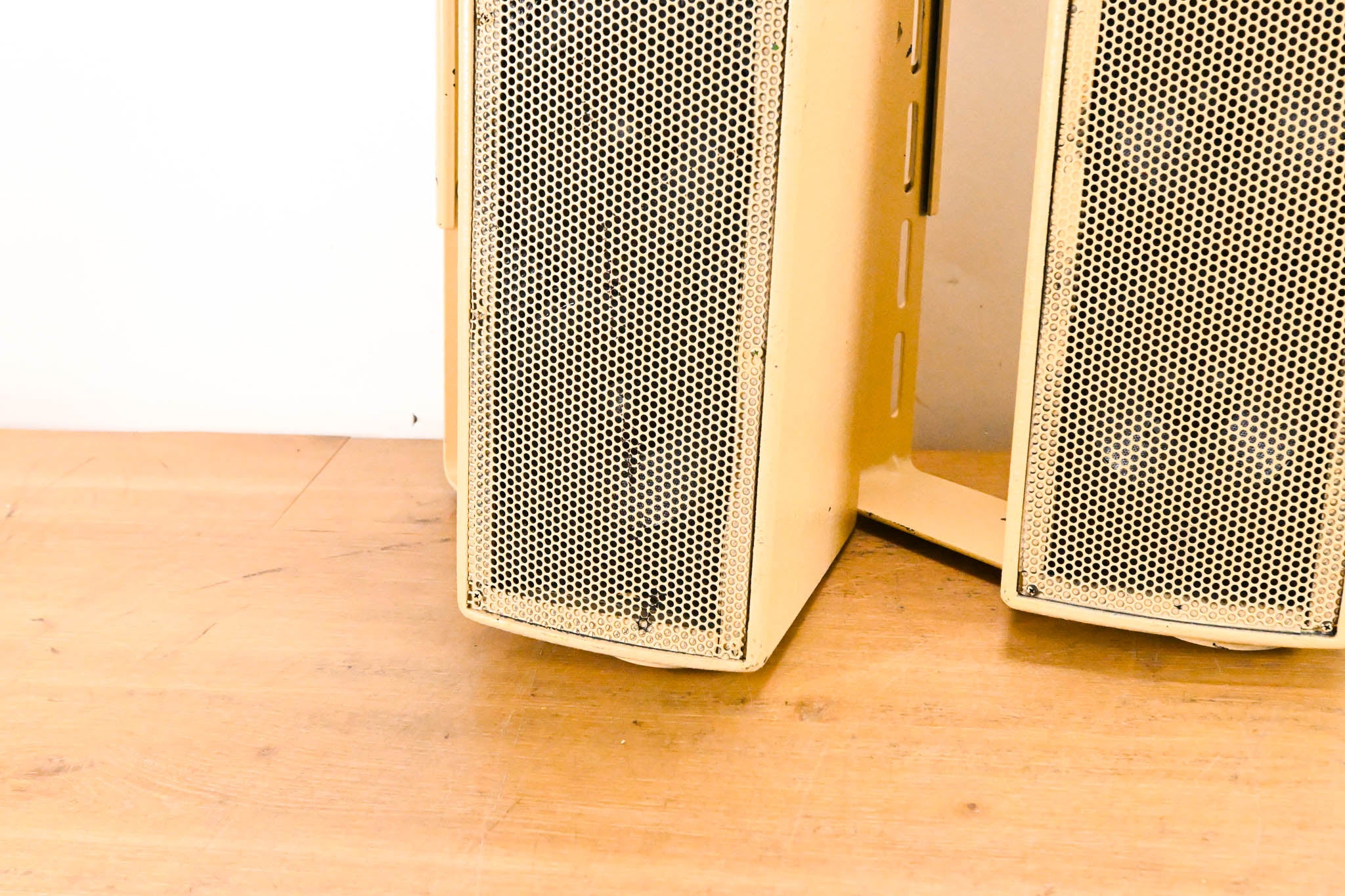 EAW UB52 Two-Way Full-Range Loudspeaker (PAIR)