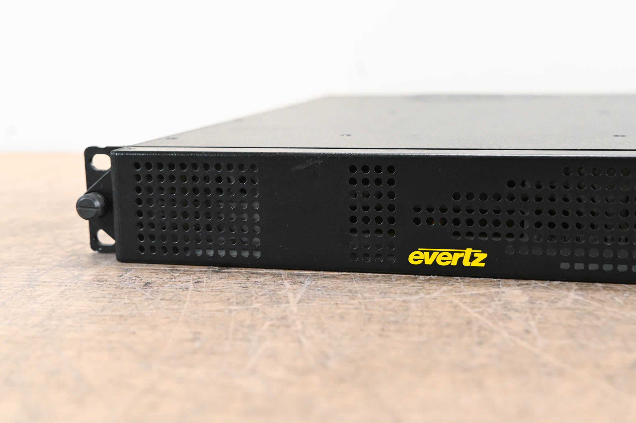 Evertz 7801FR 1RU Rack-Mountable Multiframe with Cards