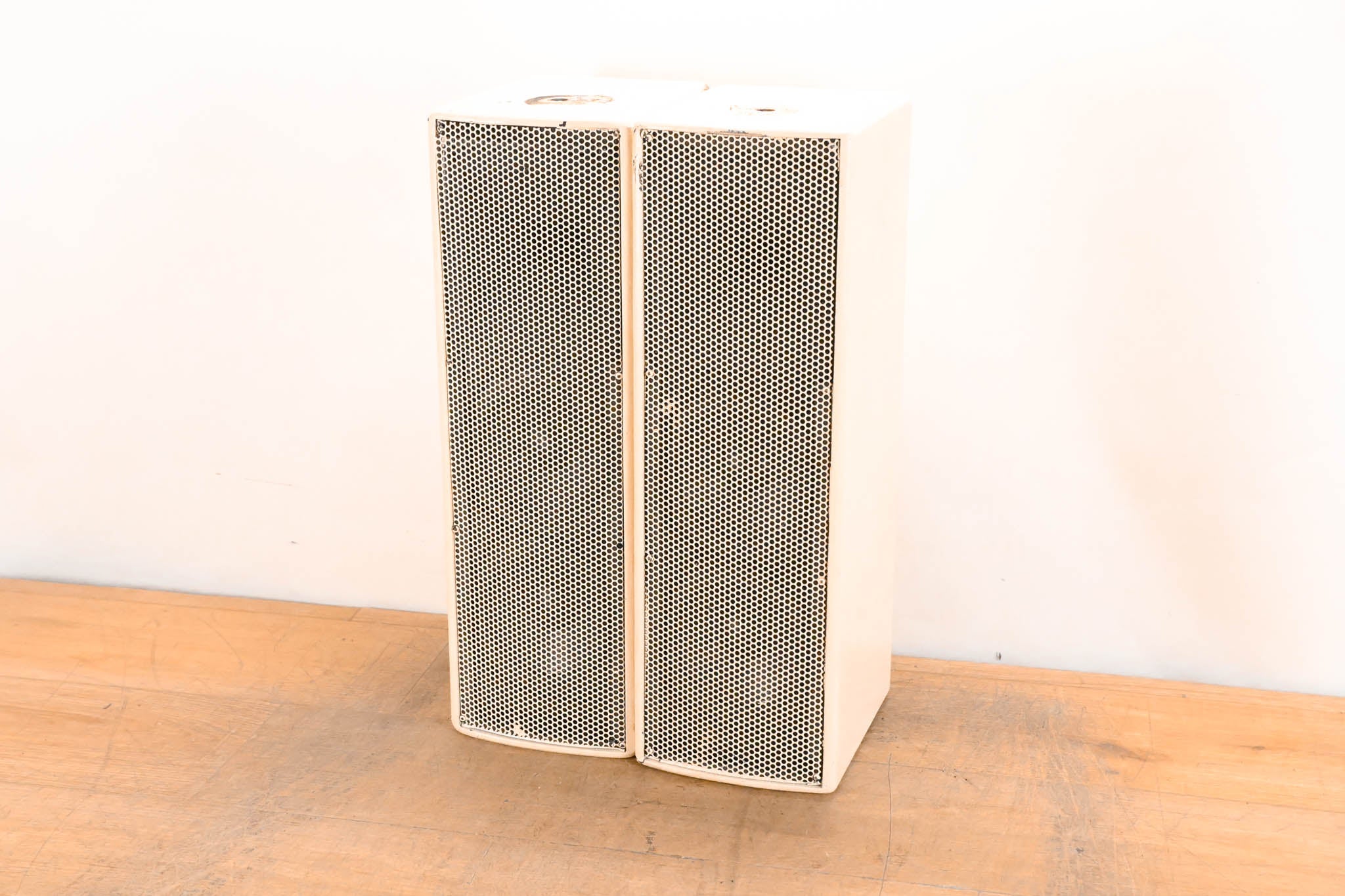EAW UB52 Two-Way Full-Range Loudspeaker - White (PAIR)