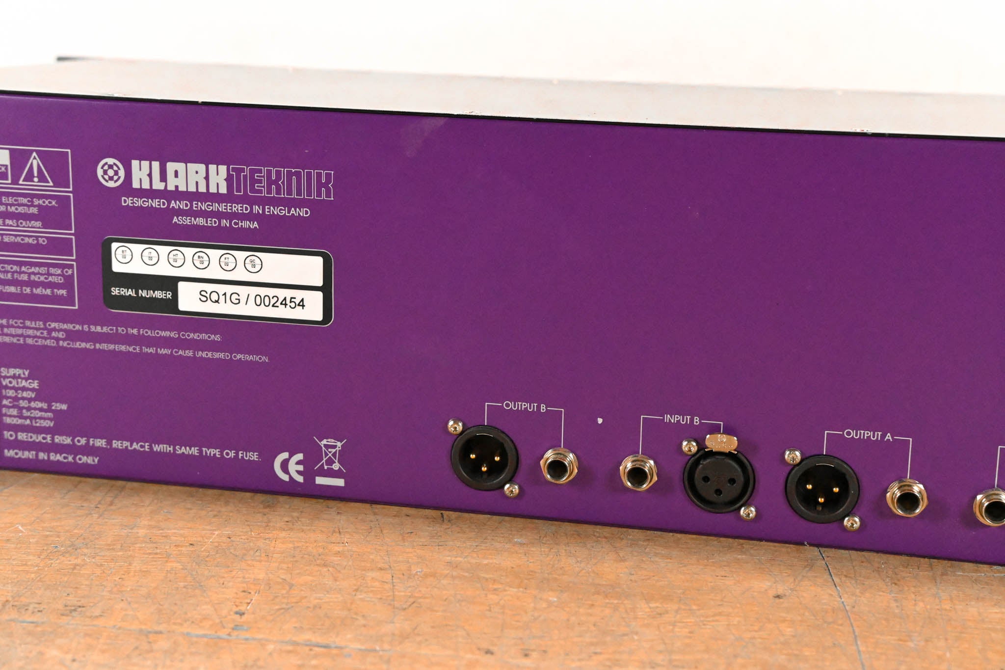 Klark Teknik SQ1G Square ONE Graphic 2-Channel 30-Band Graphic Equalizer