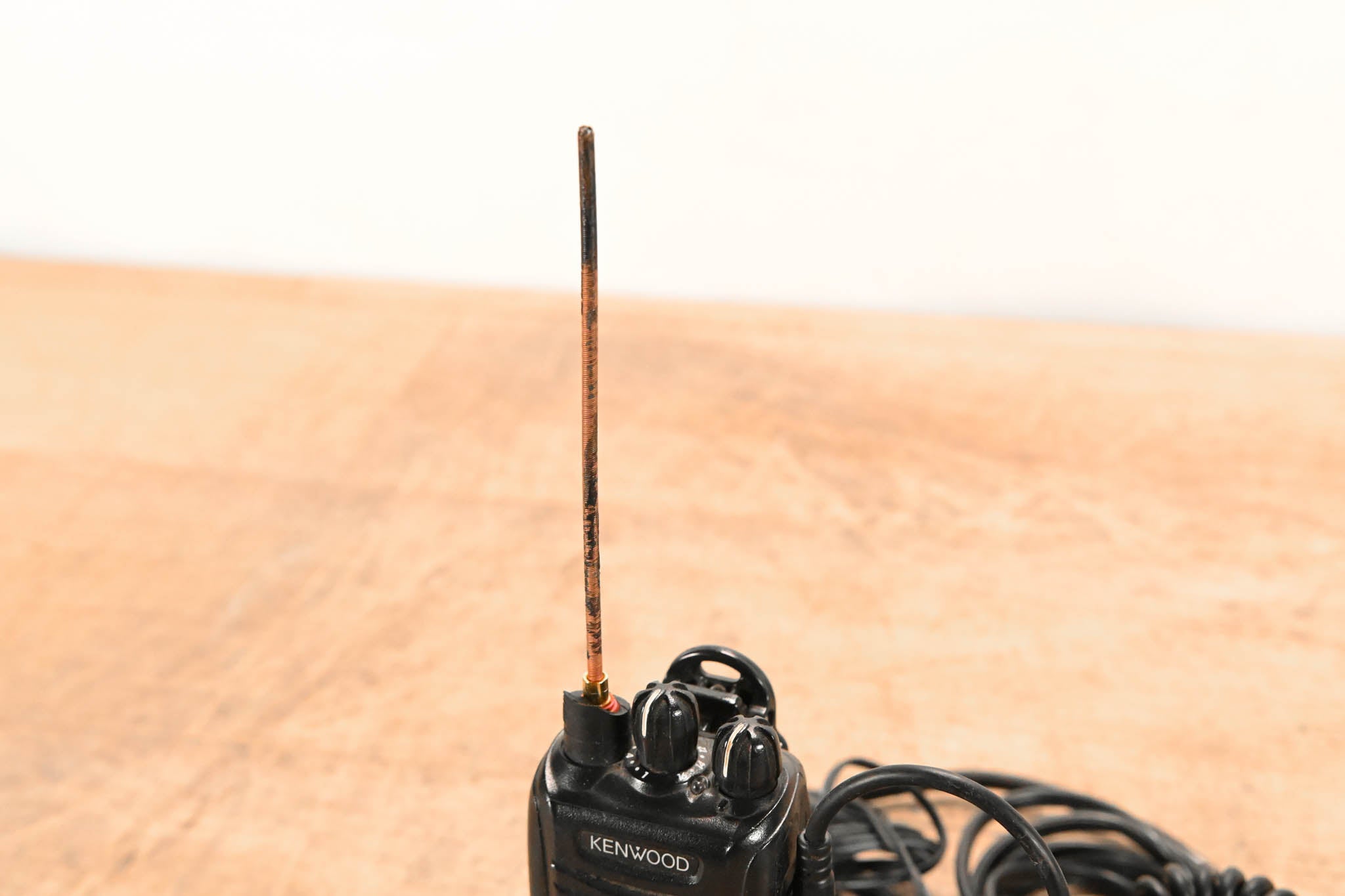 Kenwood TK-3360 UHF Radio with KNB-25A Battery and KSC-25 Charger