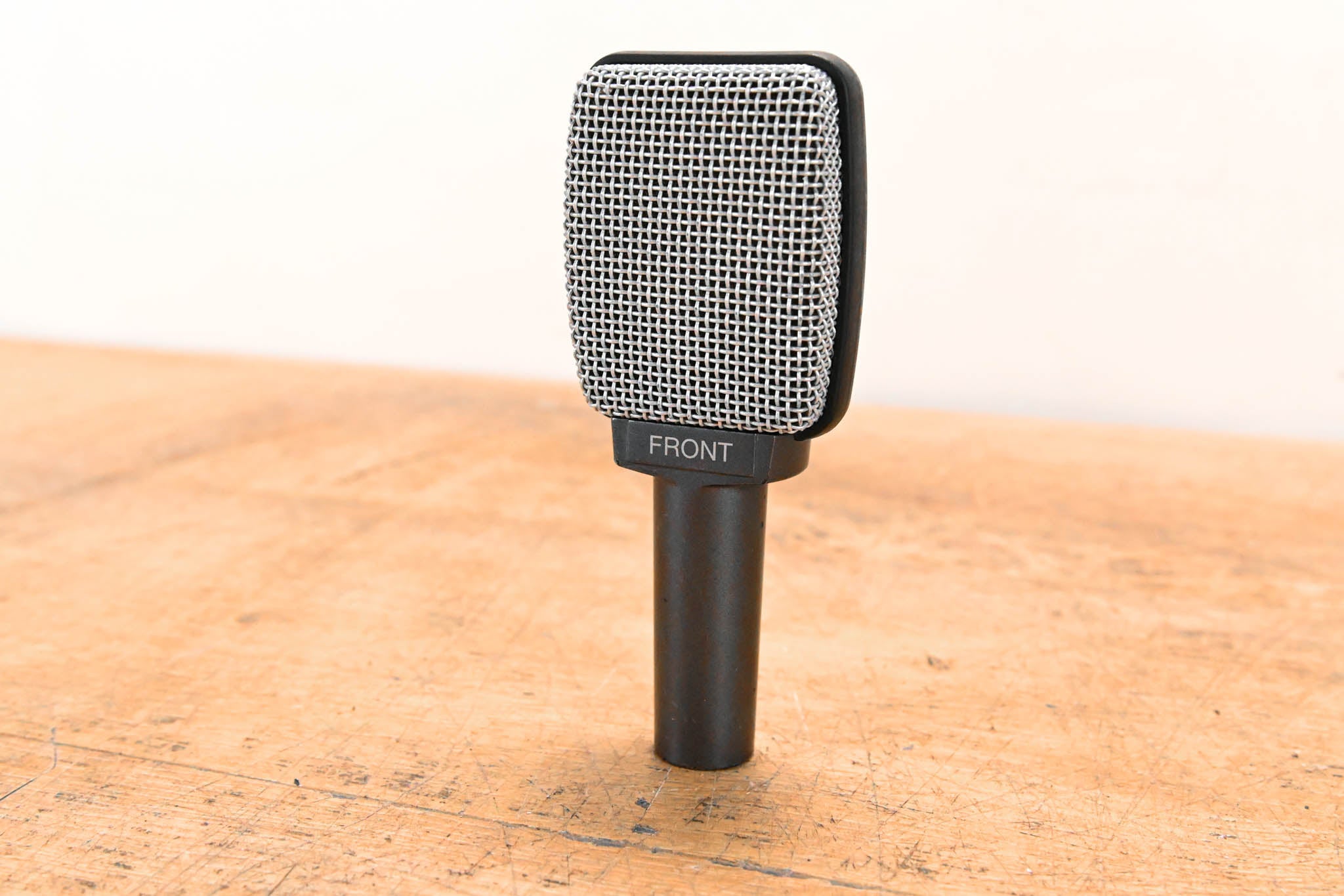 Sennheiser e 609 Silver Supercardioid Dynamic Microphone