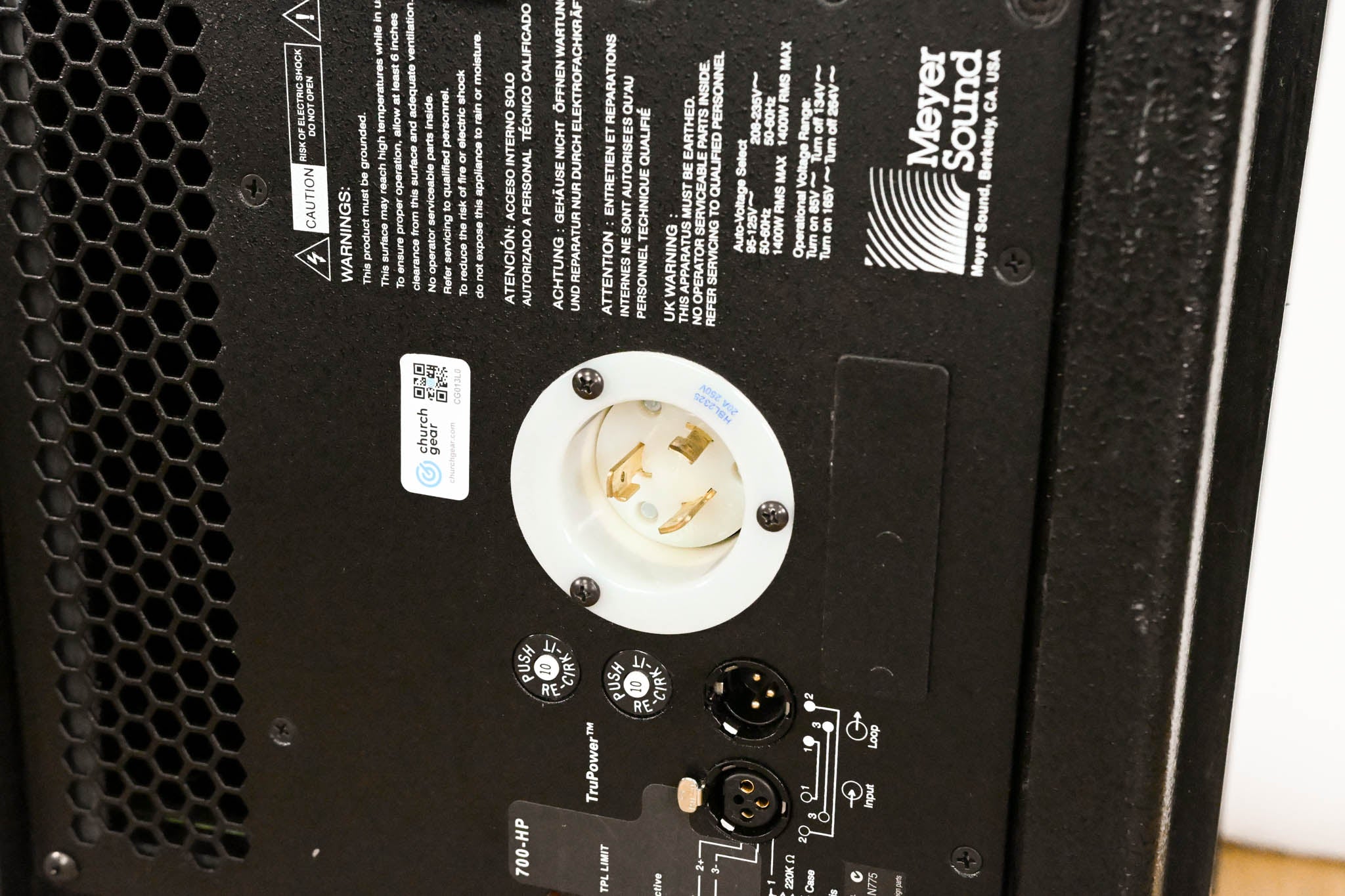 Meyer Sound 700-HP UltraHigh-Power Dual 18" Powered Subwoofer