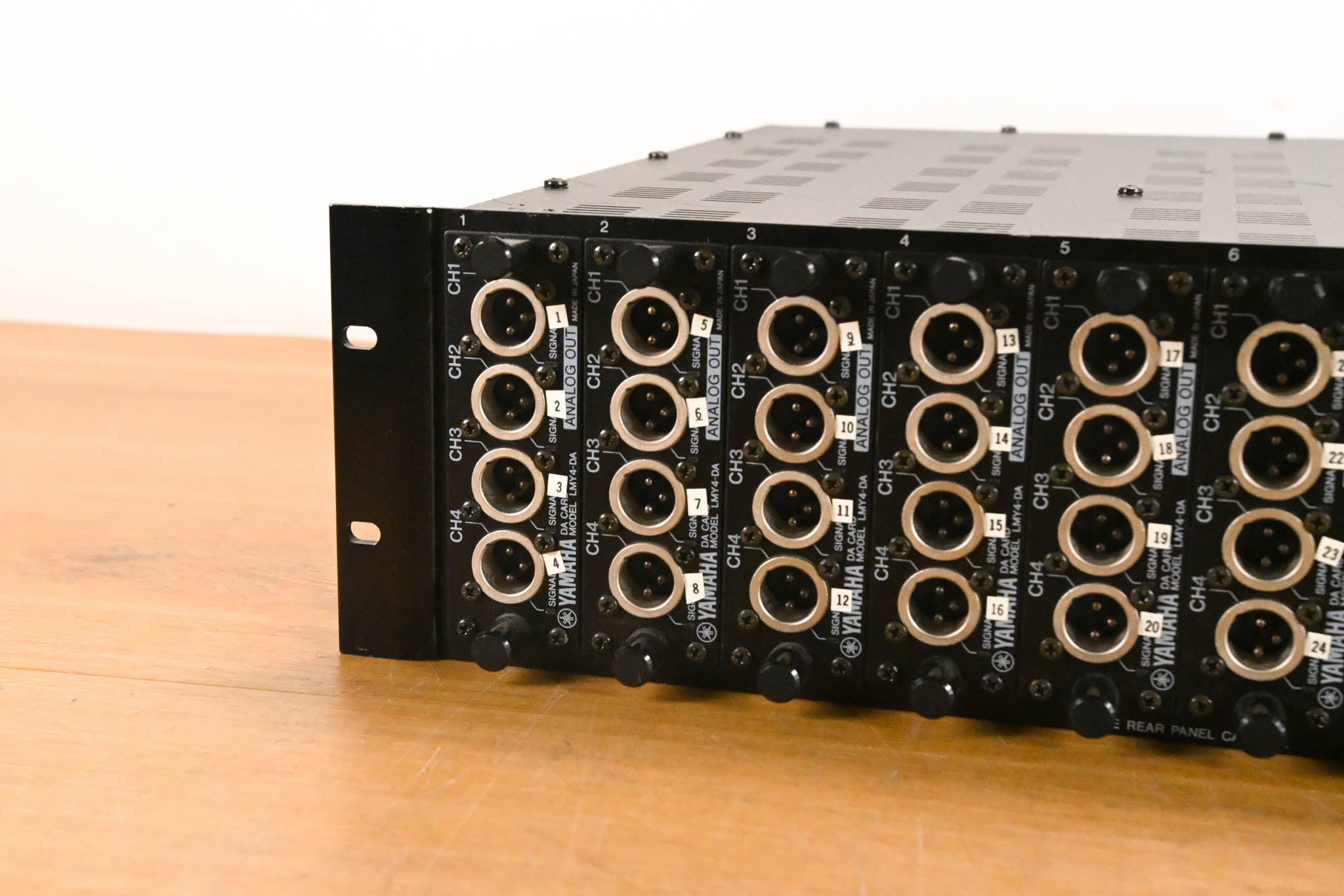 Yamaha AO8-DA8 Analog Output Box