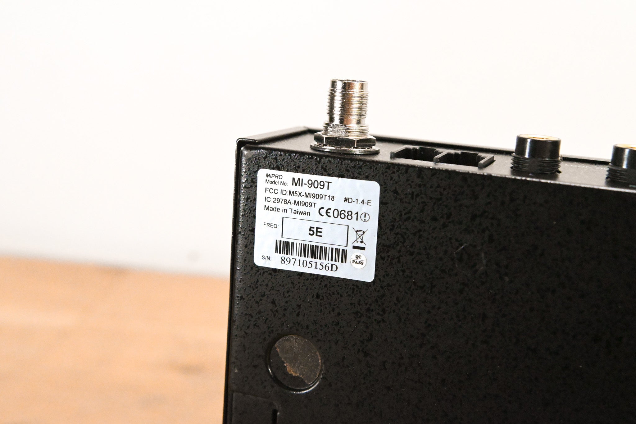 Mipro MI-909T/R Digital IEM System - 5E Range: 480-544 MHz (NO PSU)