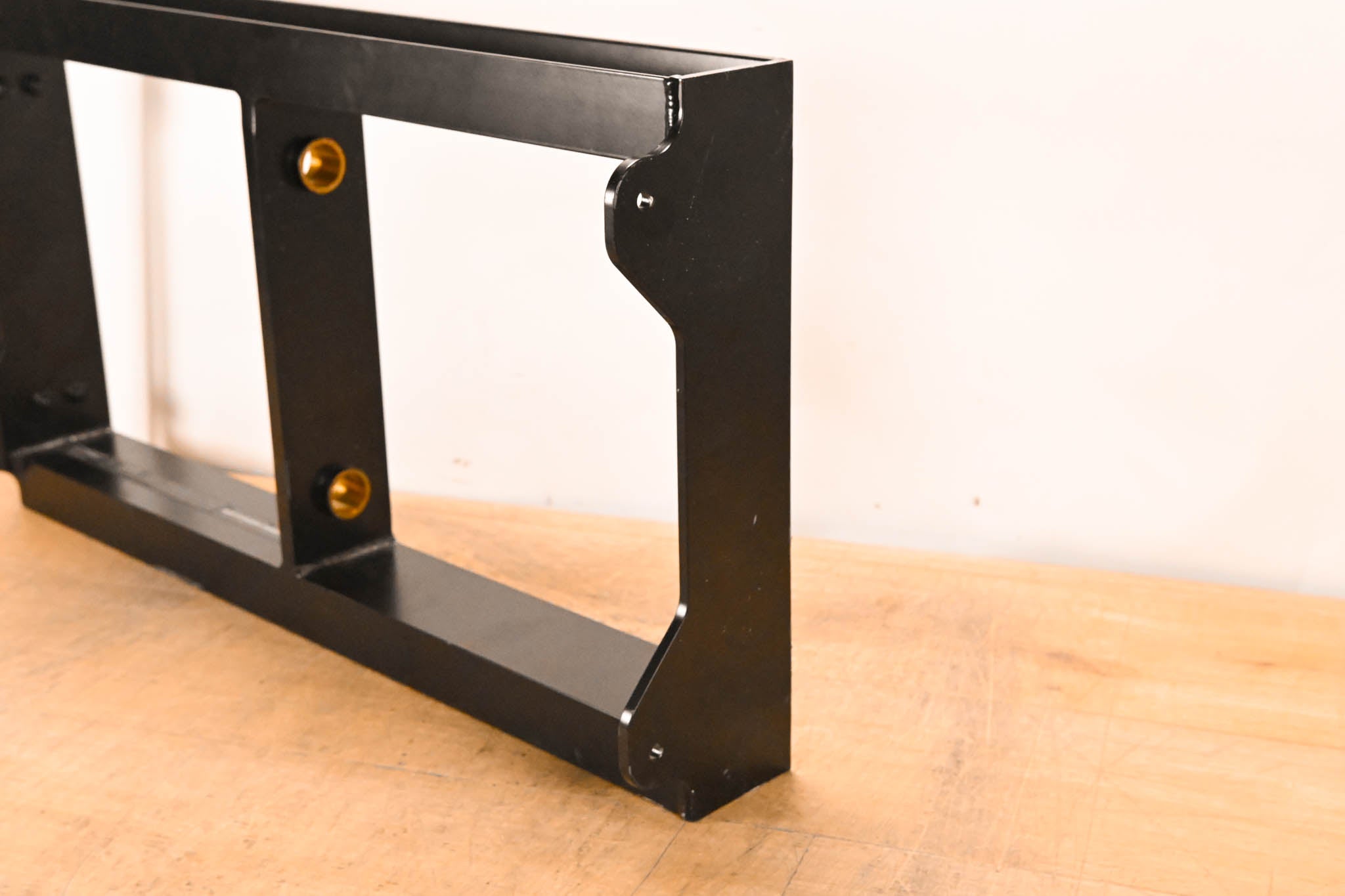 QSC FB2082i Flybar for WL2082-i and WL115-sw Speakers