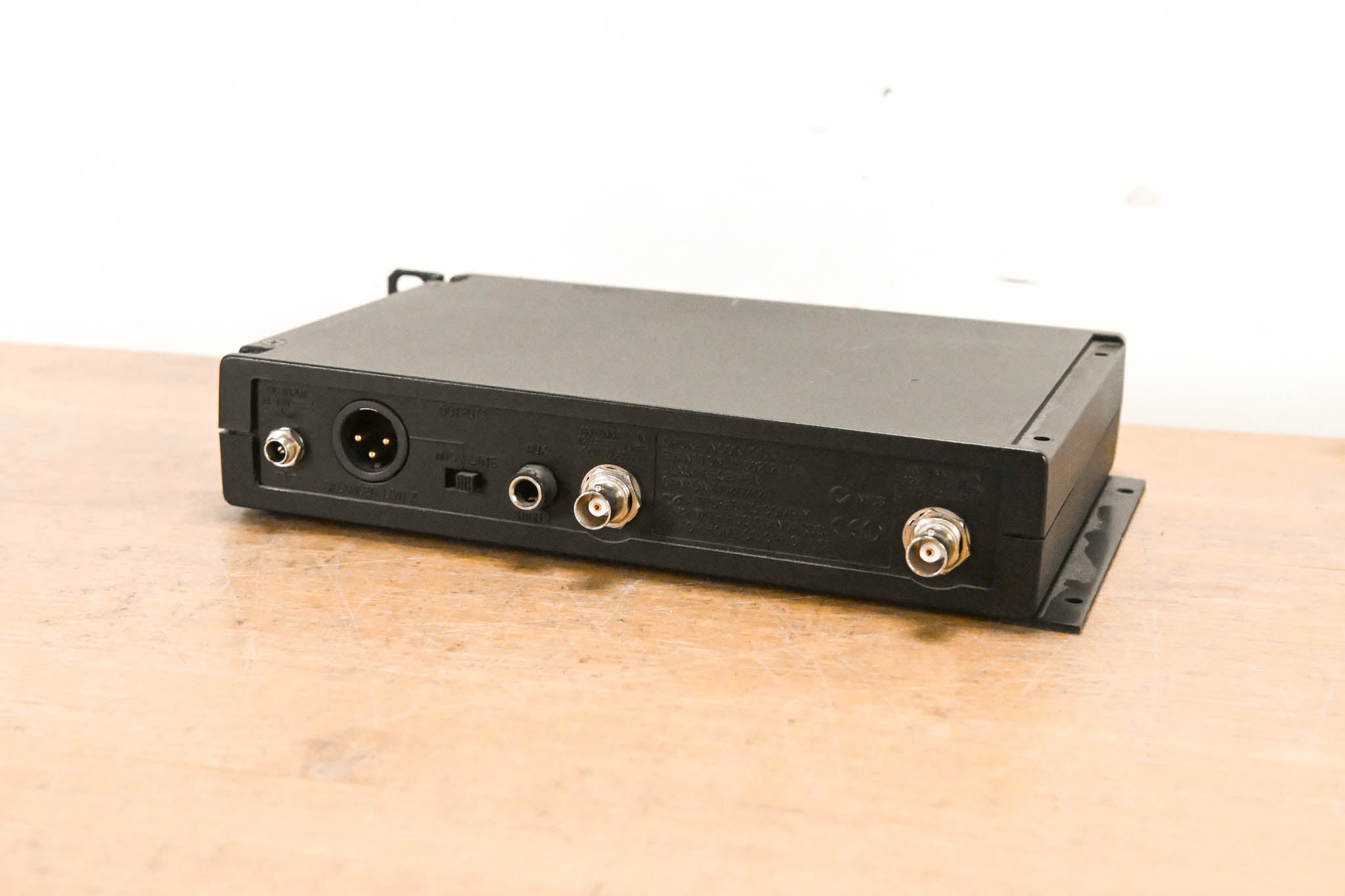 Shure ULXS4 Wireless Receiver - J1 Band: 554-590 MHz (NO POWER SUPPLY)