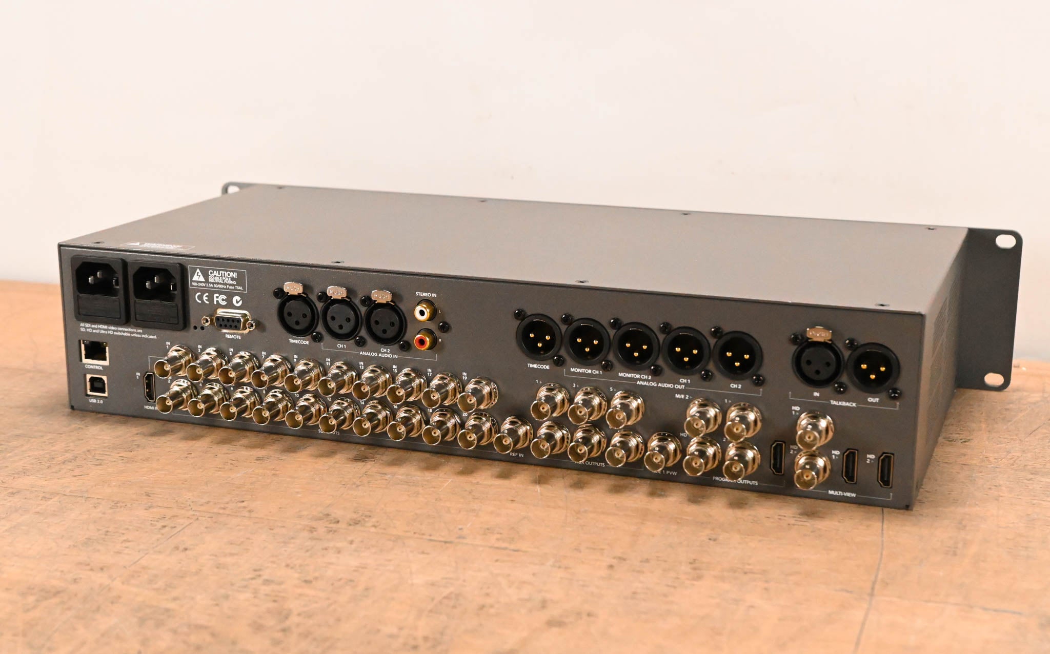 Blackmagic Design ATEM 2 M/E Production Studio 4K