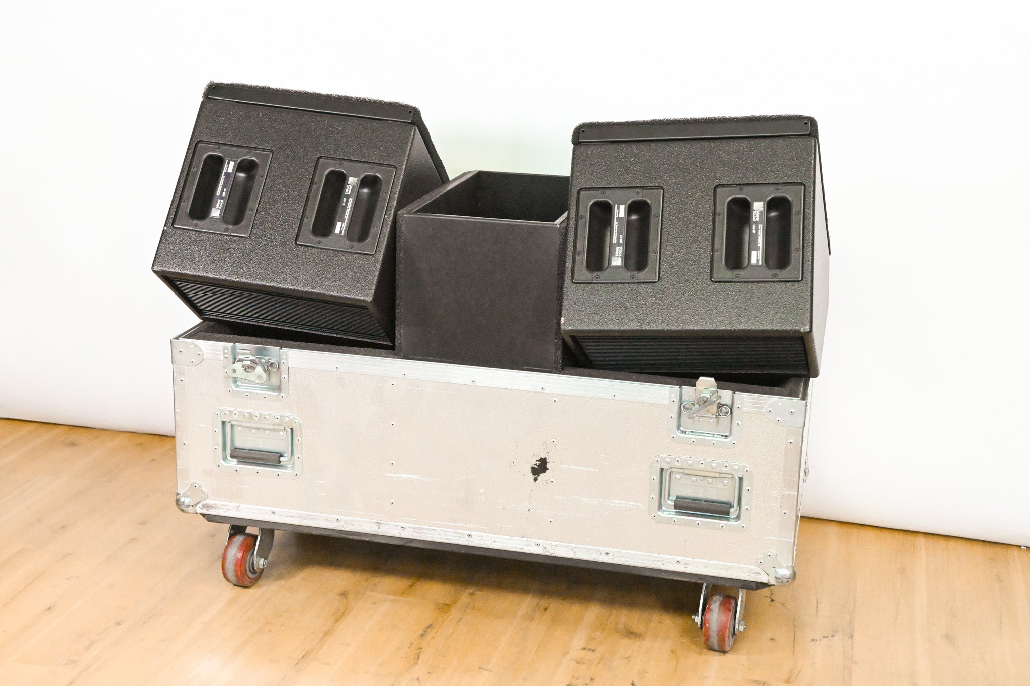 Meyer Sound UM-1P 12" Powered Stage Monitor Speaker (PAIR) w/ Road Case