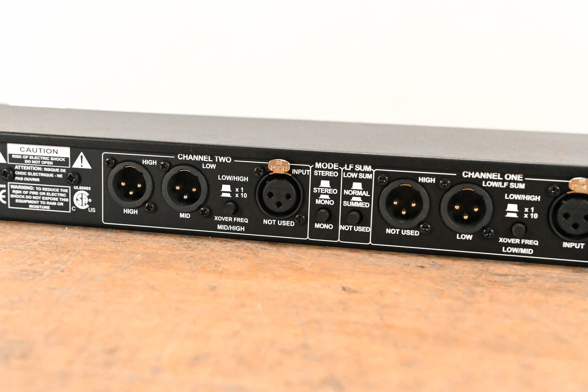 dbx 223xs Stereo 2-Way / Mono 3-Way Crossover