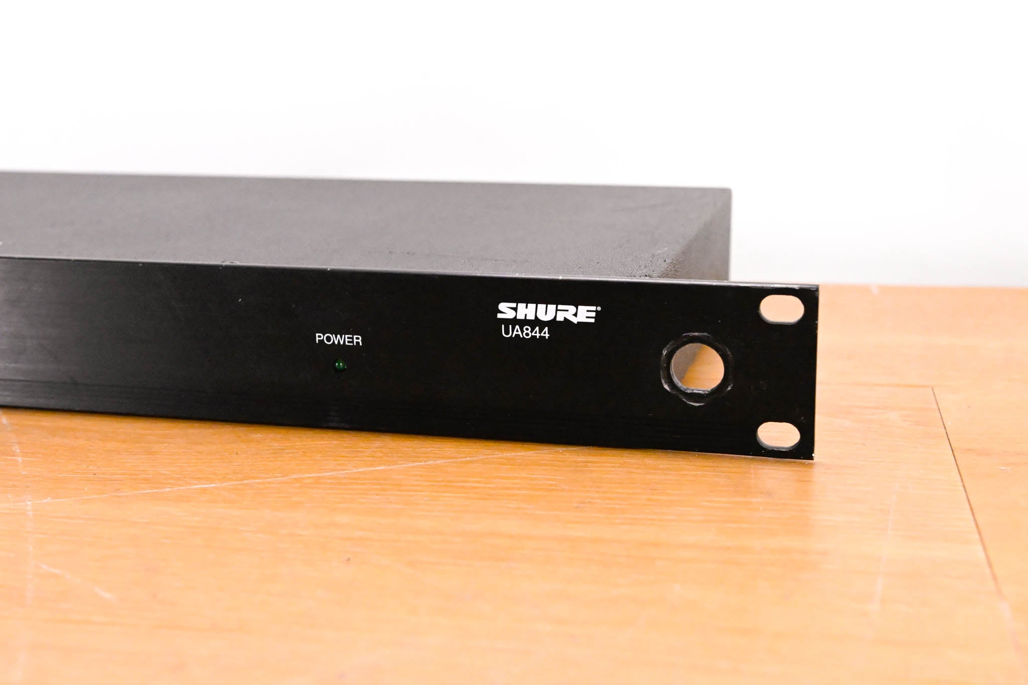 Shure UA844US Wideband UHF Antenna and Power Distributor (NO PSU)