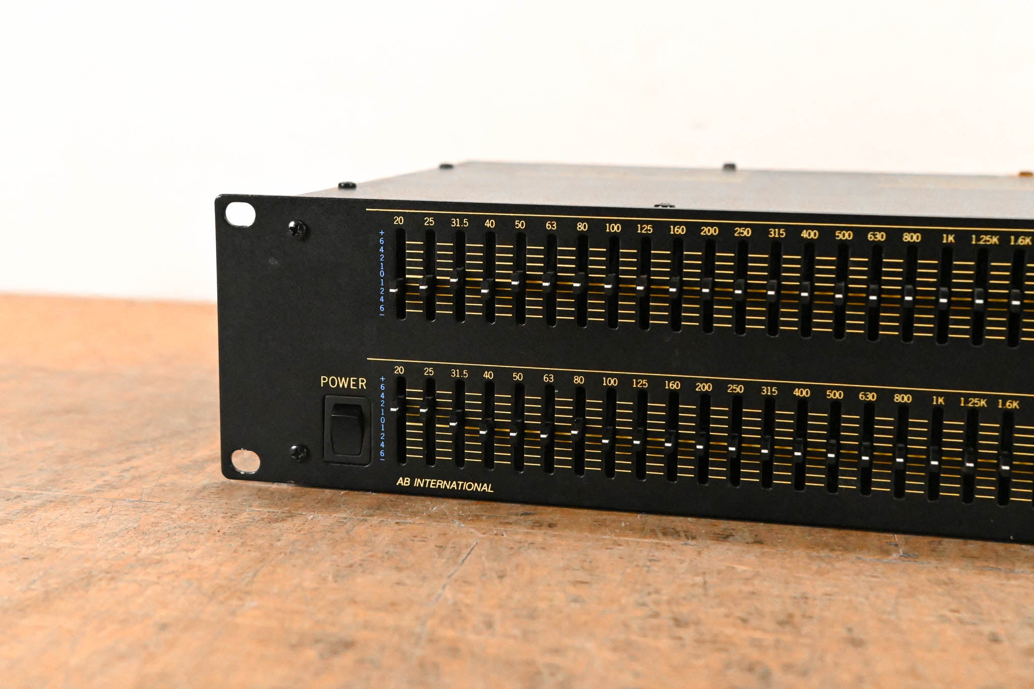 AB International 231 Graphic Equalizer