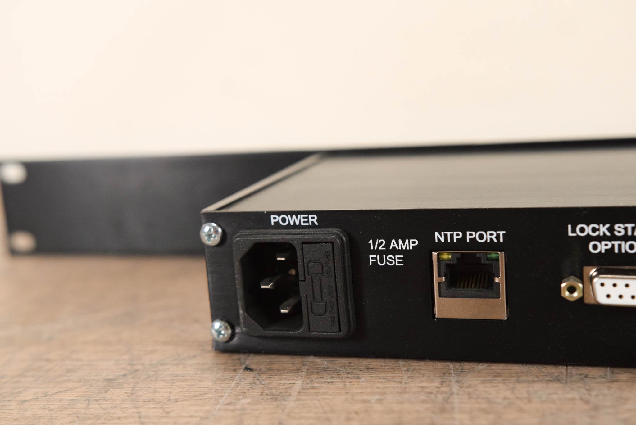 ESE ES-104EP GPS-Based NTP Time Server