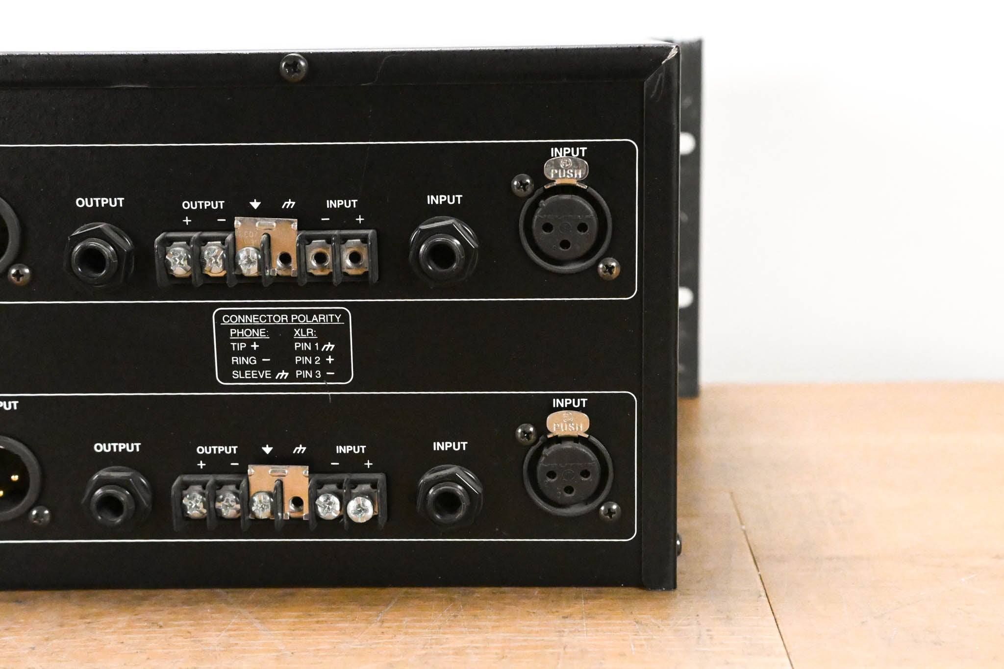 dbx 2231 Dual-Channel 31-Band Graphic Equalizer/Limiter