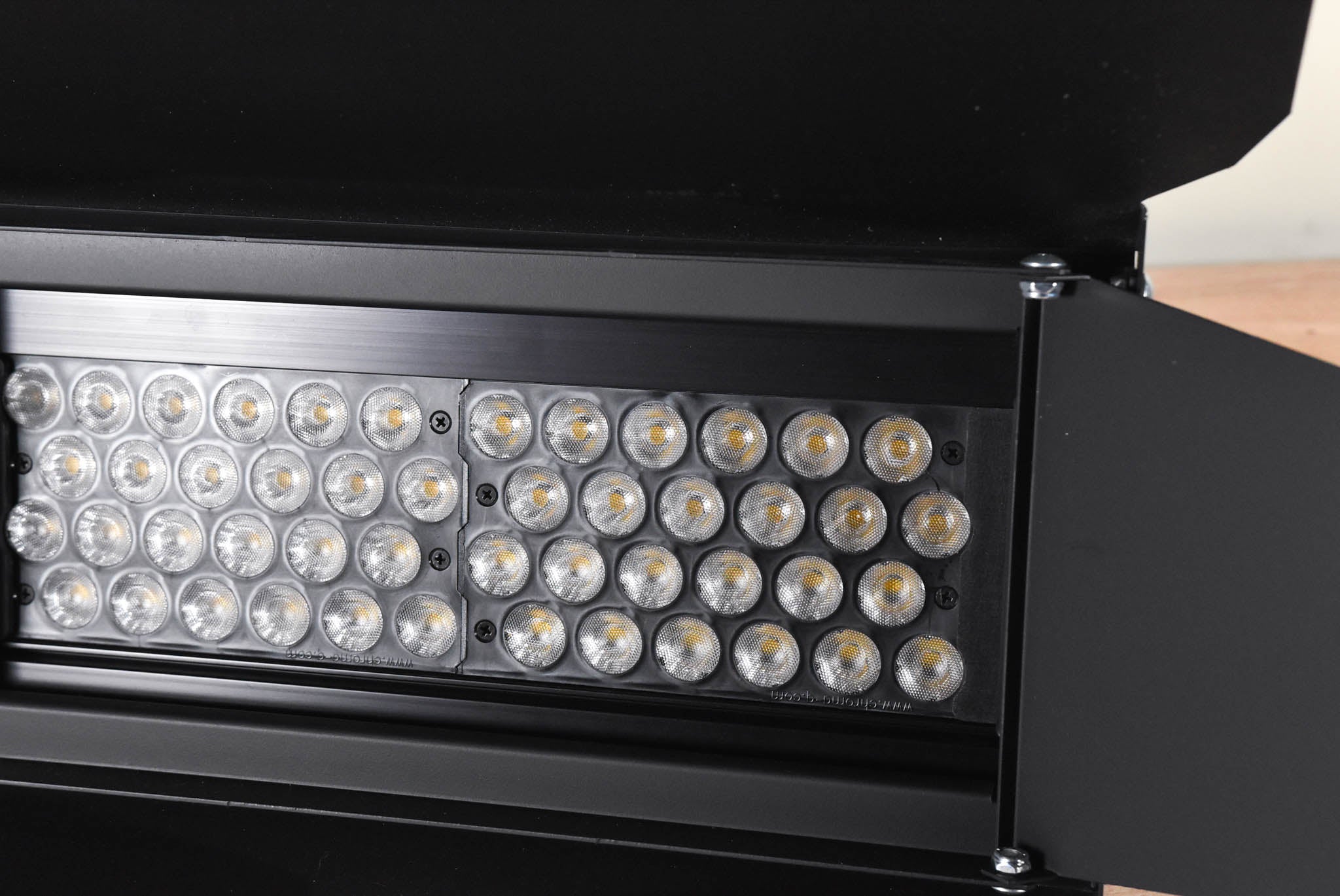 Chroma-Q Studio Force T 12 Tungsten White LED Fixture