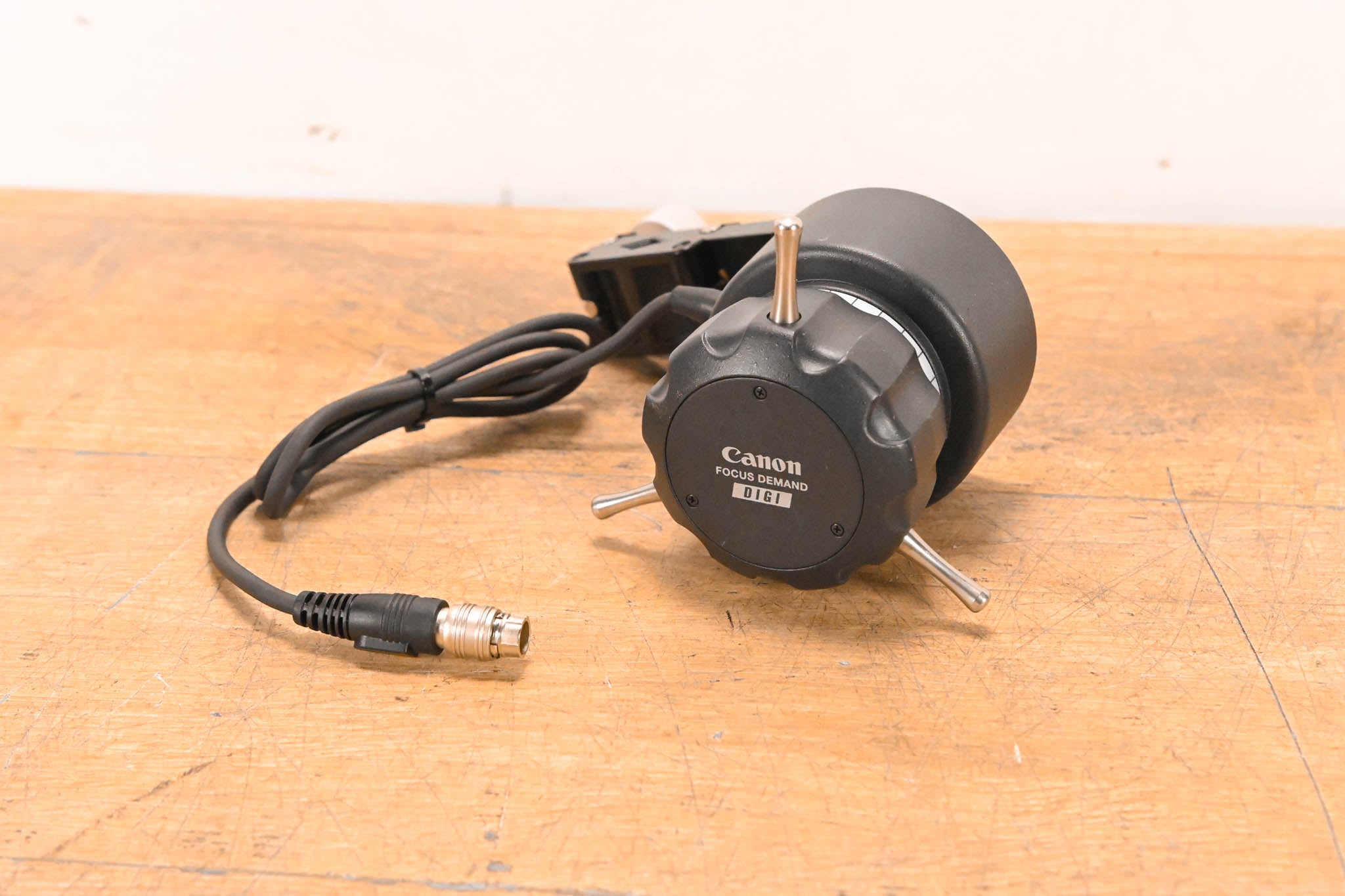 Canon FPD-400D Digital Focus Servo Demand with CR-10 Mount Clamp