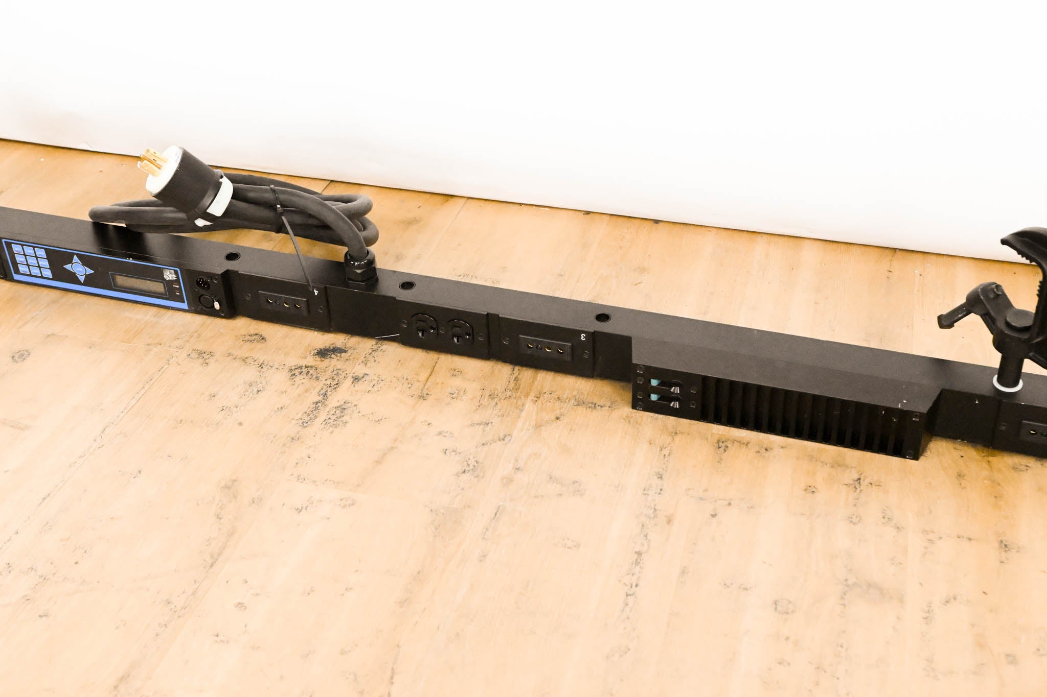ETC SB6-10M 6 x 10A (1200W) SmartBar with Stage Pin Connectors