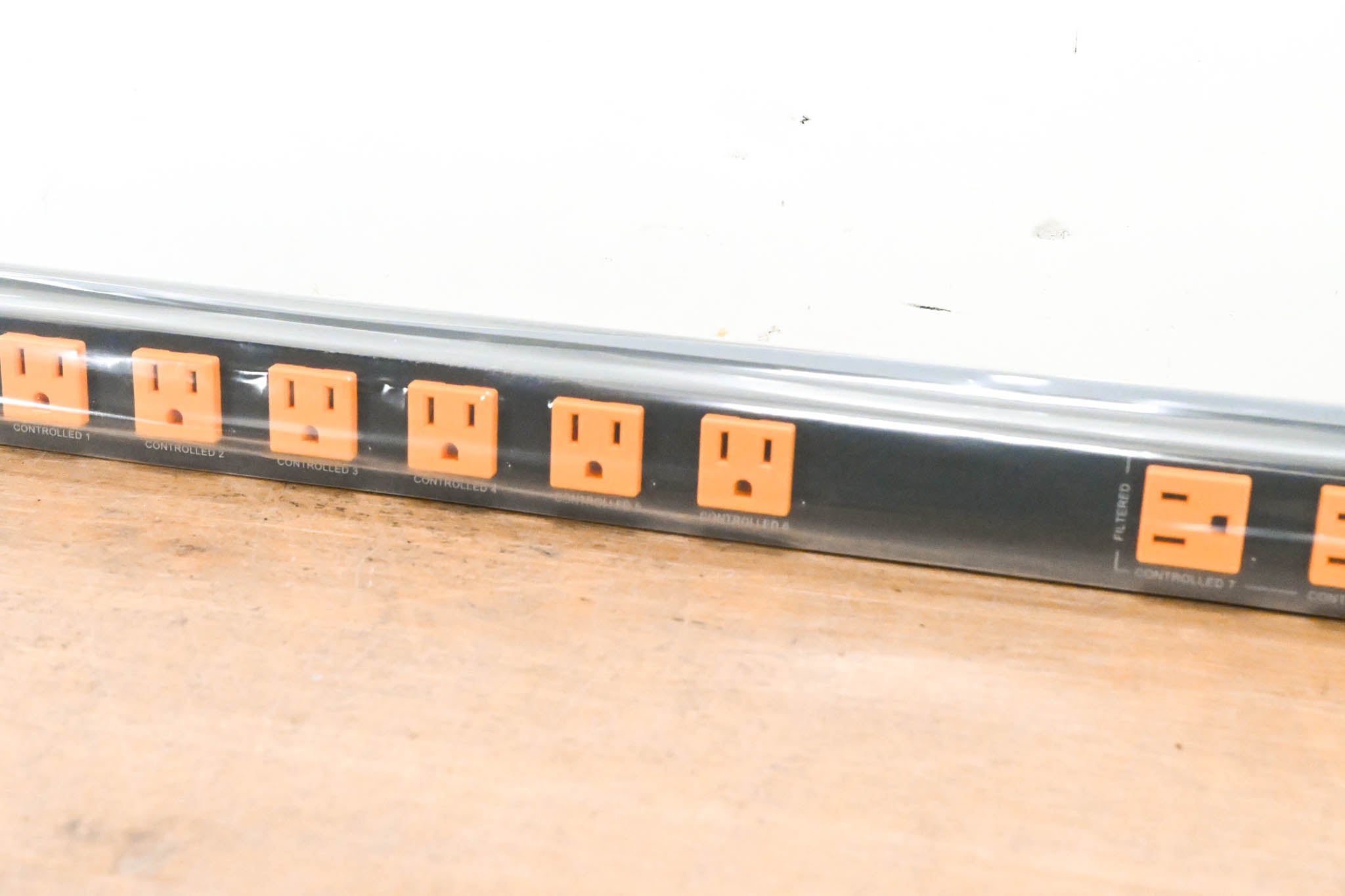 WattBox WB-800VPS-IPVM-12 Vertical IP Power Conditioner (12 Outlets)