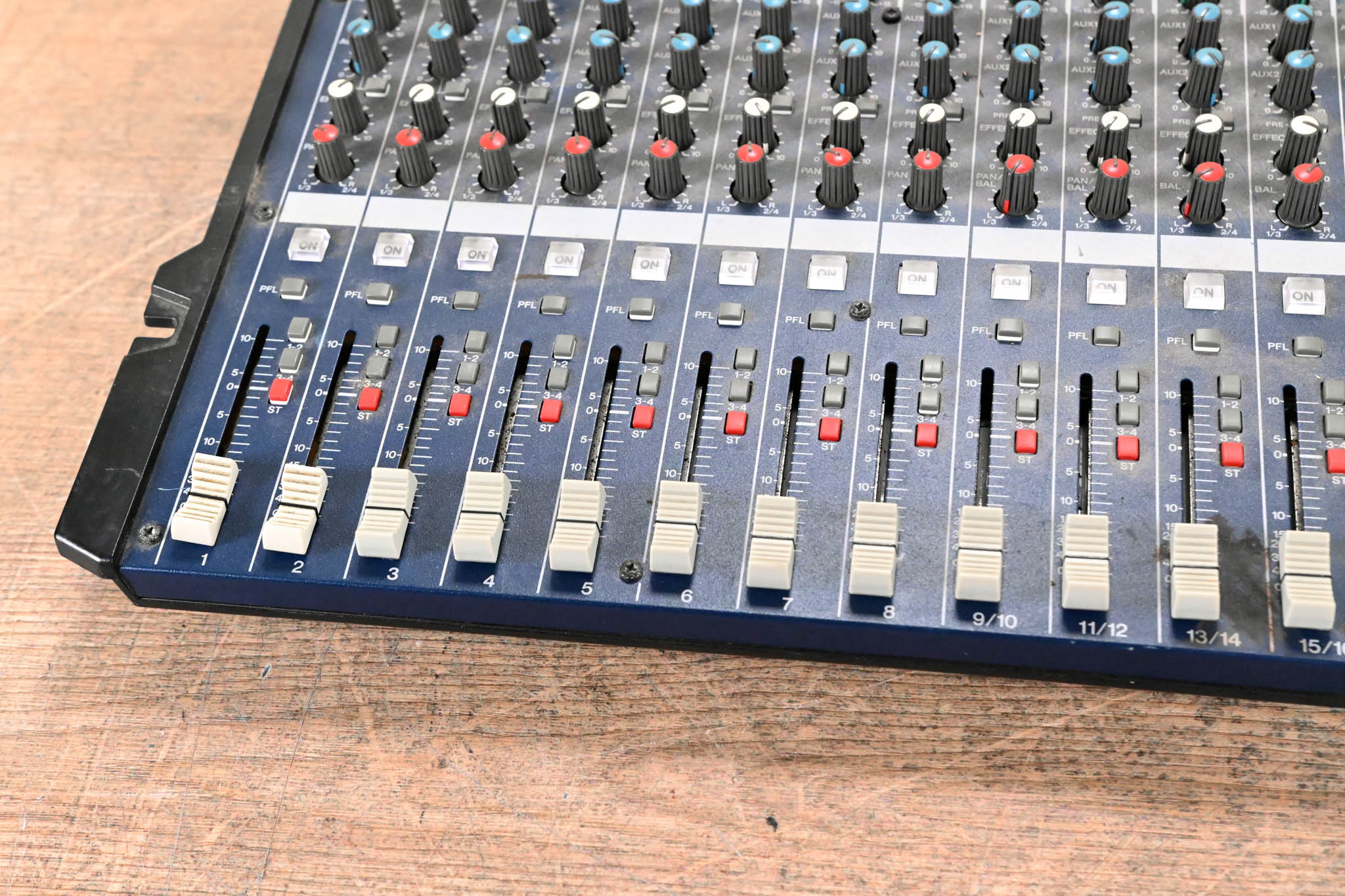 Yamaha MG166CX 16-Channel Analog Mixer