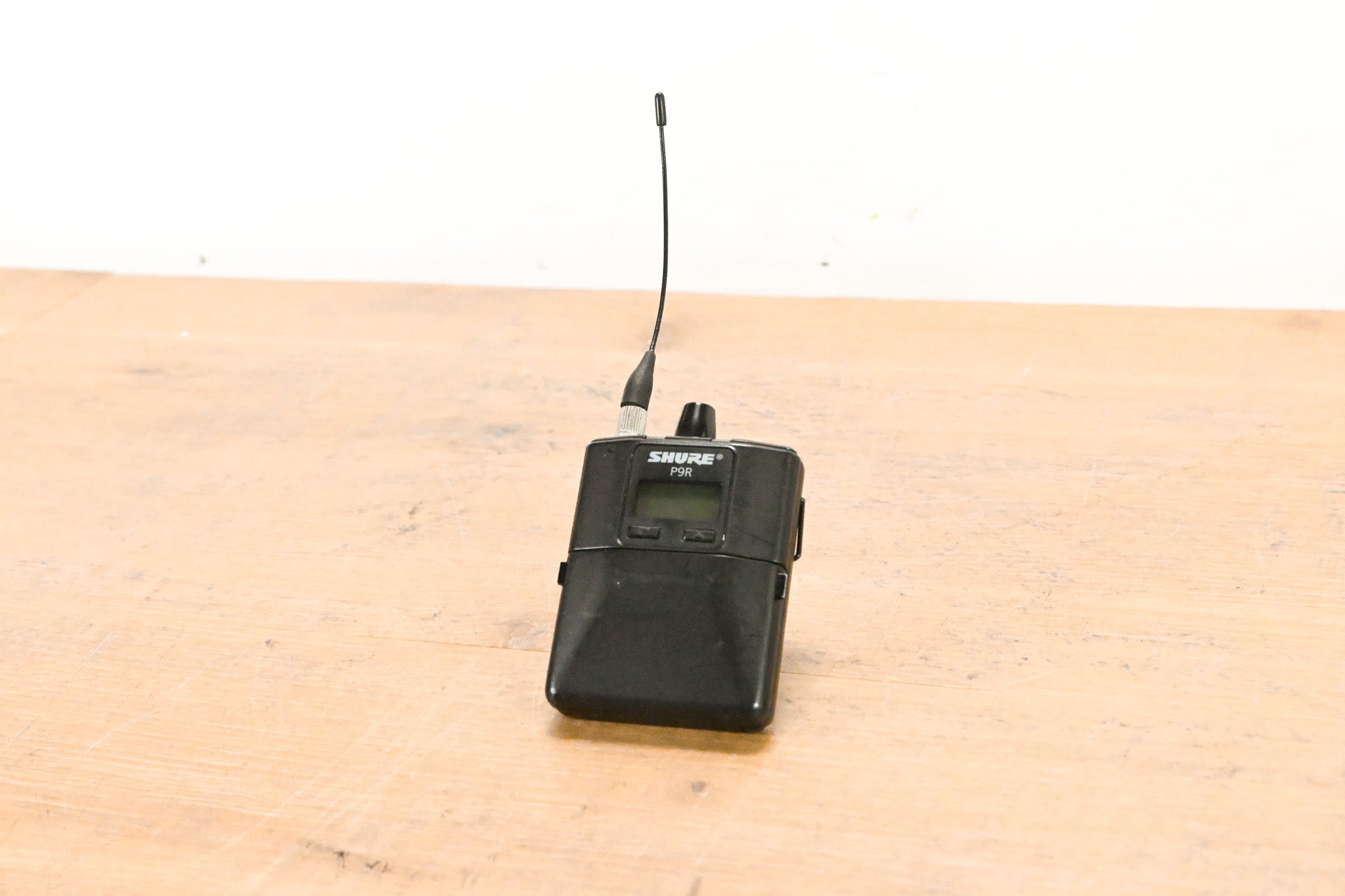 Shure P9R-L6 Wireless Bodypack Receiver - L6 Band: 656-692 MHz