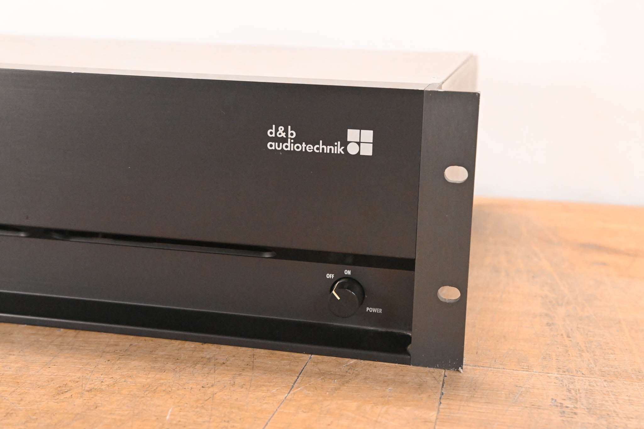 d&b audiotechnik D12 Dual-Channel Power Amplifier