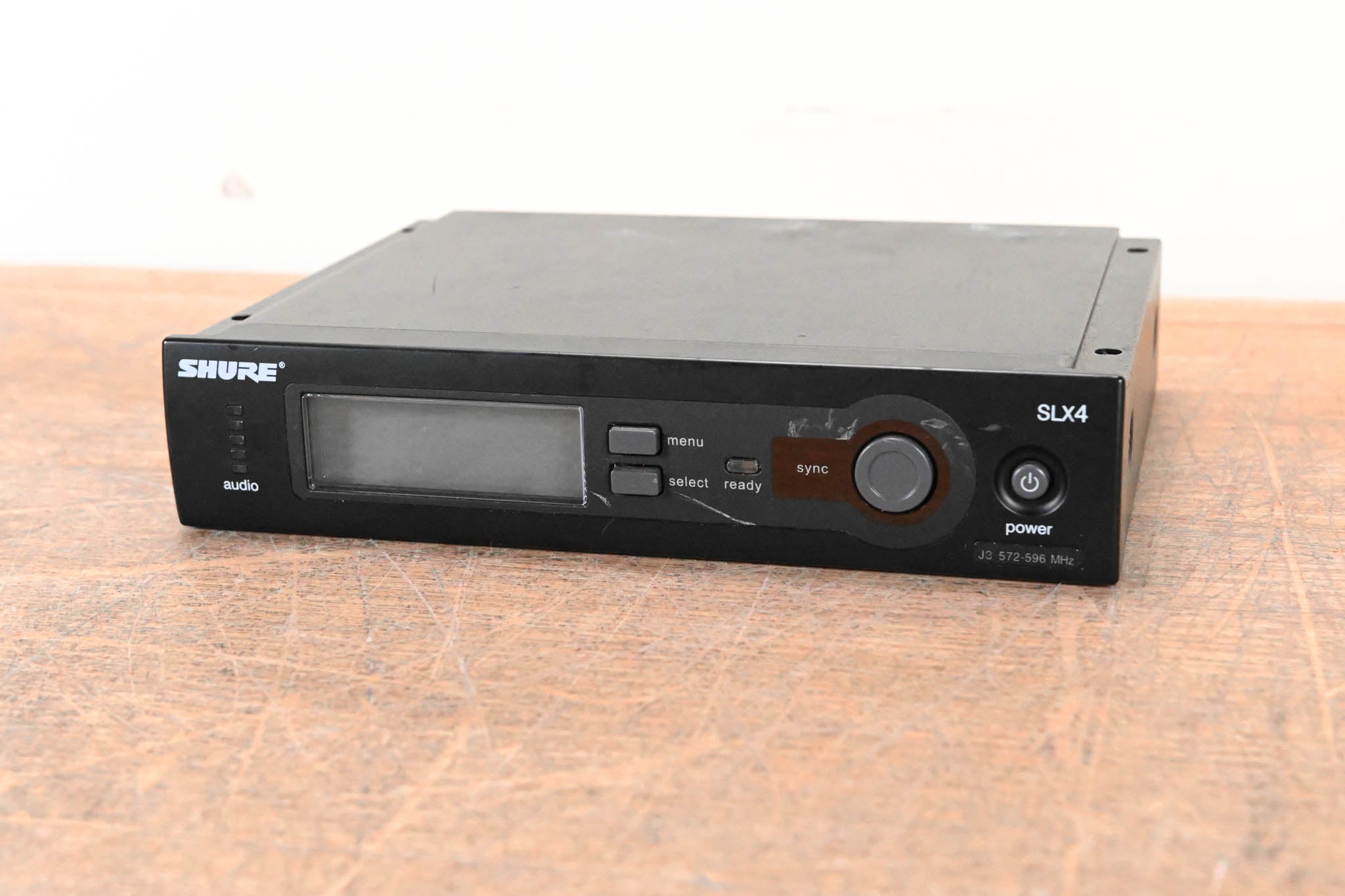 Shure SLX4 Wireless Receiver - J3 Band: 572-596 MHz (NO POWER SUPPLY)