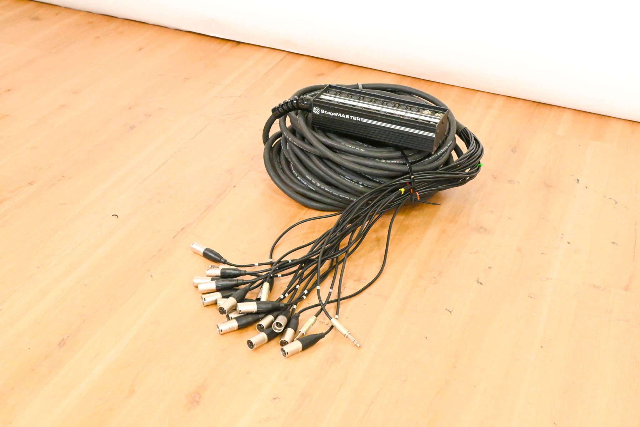 ProCo SMA1604FBQ-100 SMA Series 16x4 Stage Snake w/ 1/4" Returns - 100'