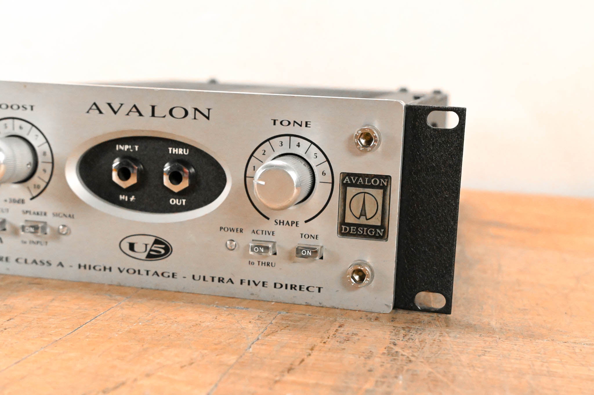 Avalon U5 Active Instrument Direct Box and Preamp