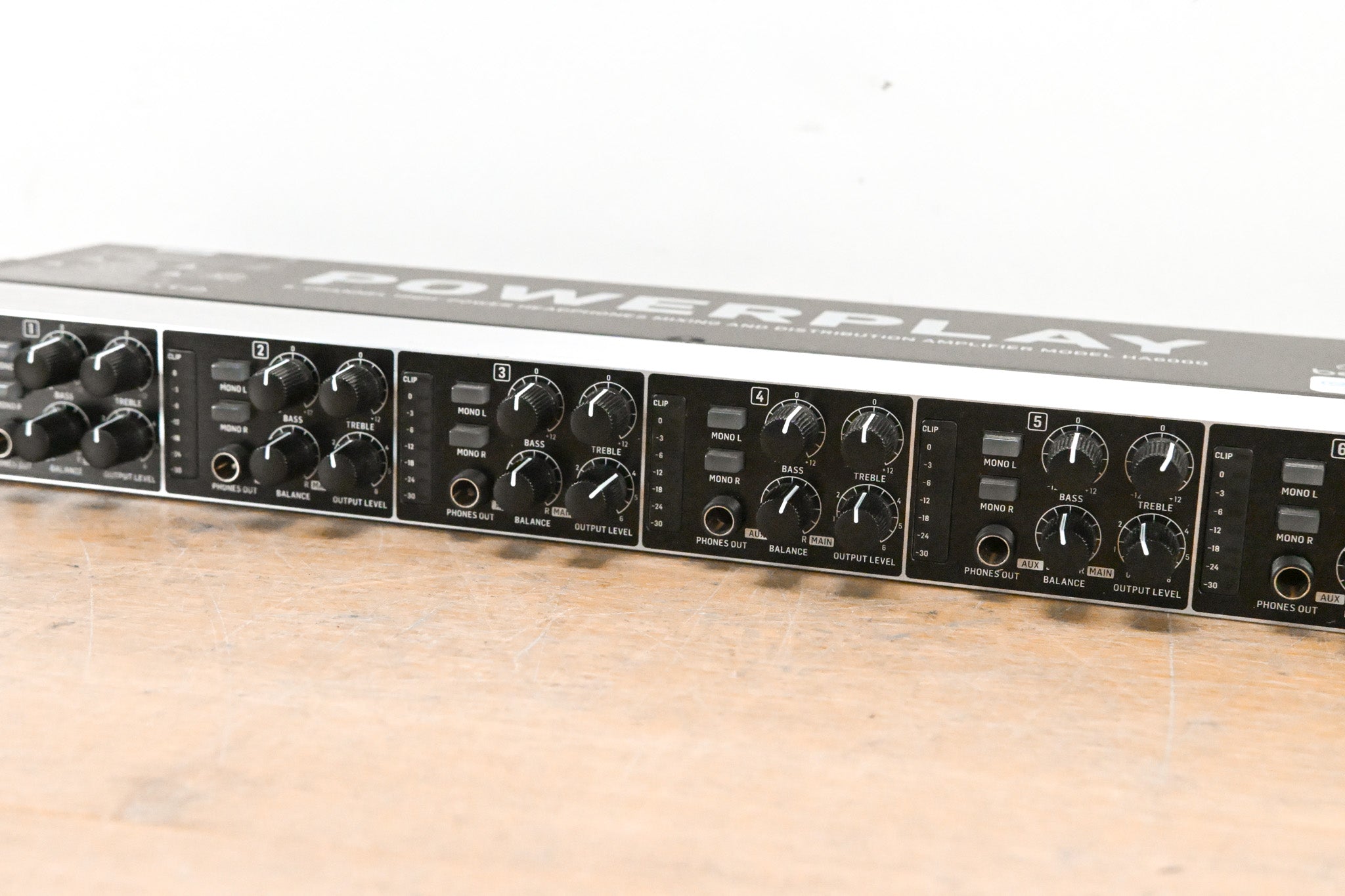 Behringer POWERPLAY HA6000 6-CH Headphone Mixing/Distribution Amplifier