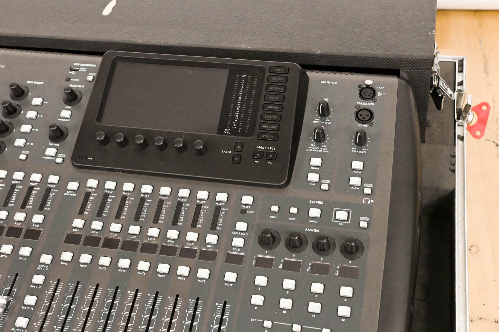 Behringer X32 40-Channel Digital Mixing Console with Road Case