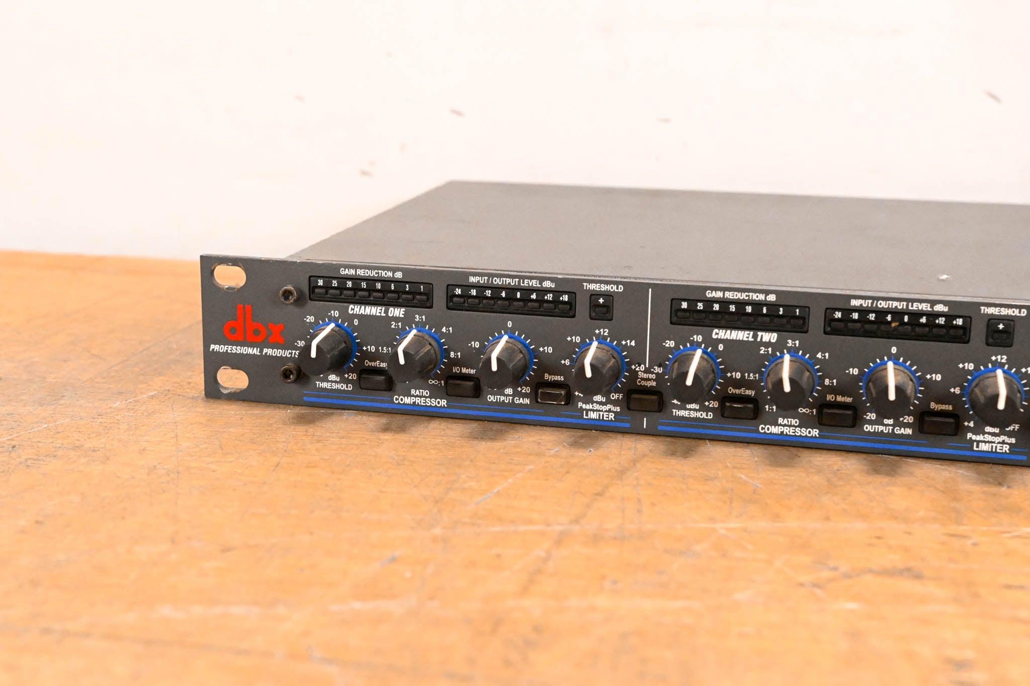 dbx 1046 Quad Compressor/Limiter