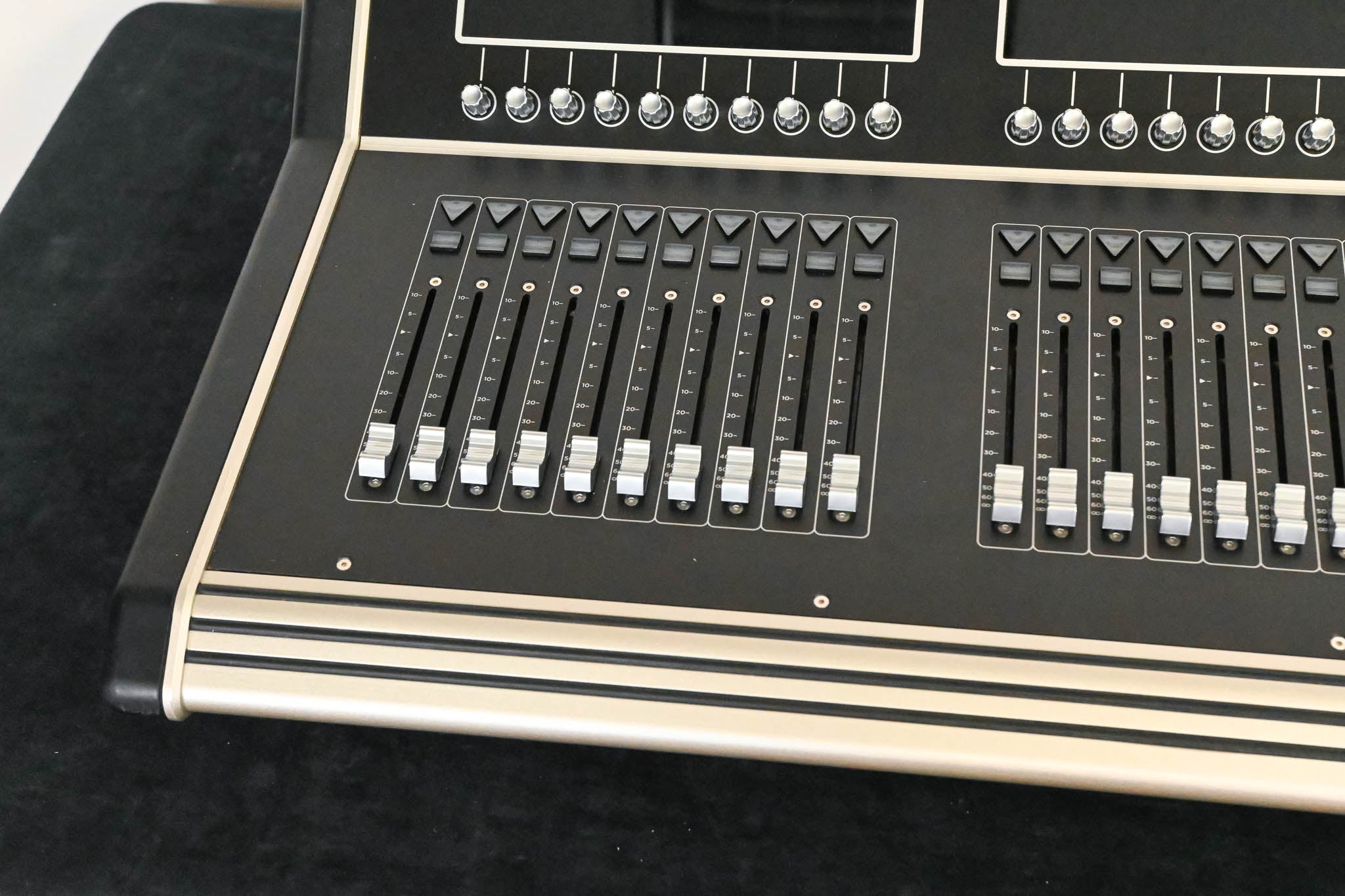 DiGiCo S21 48-Channel Digital Audio Mixing Console