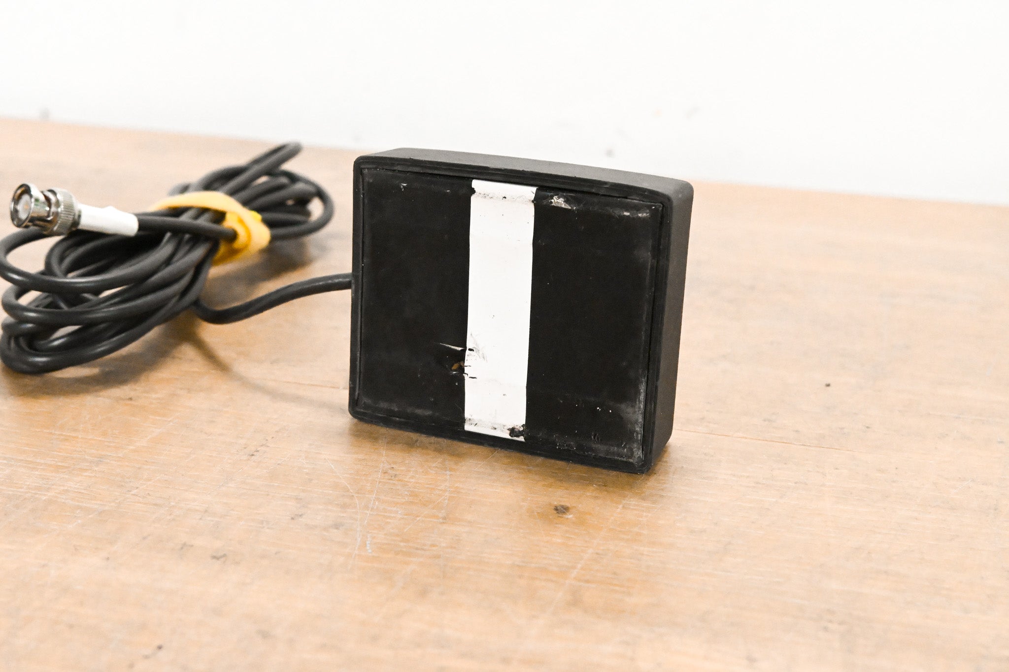 Radiall / Larsen BNC-BNC Magnet Mount