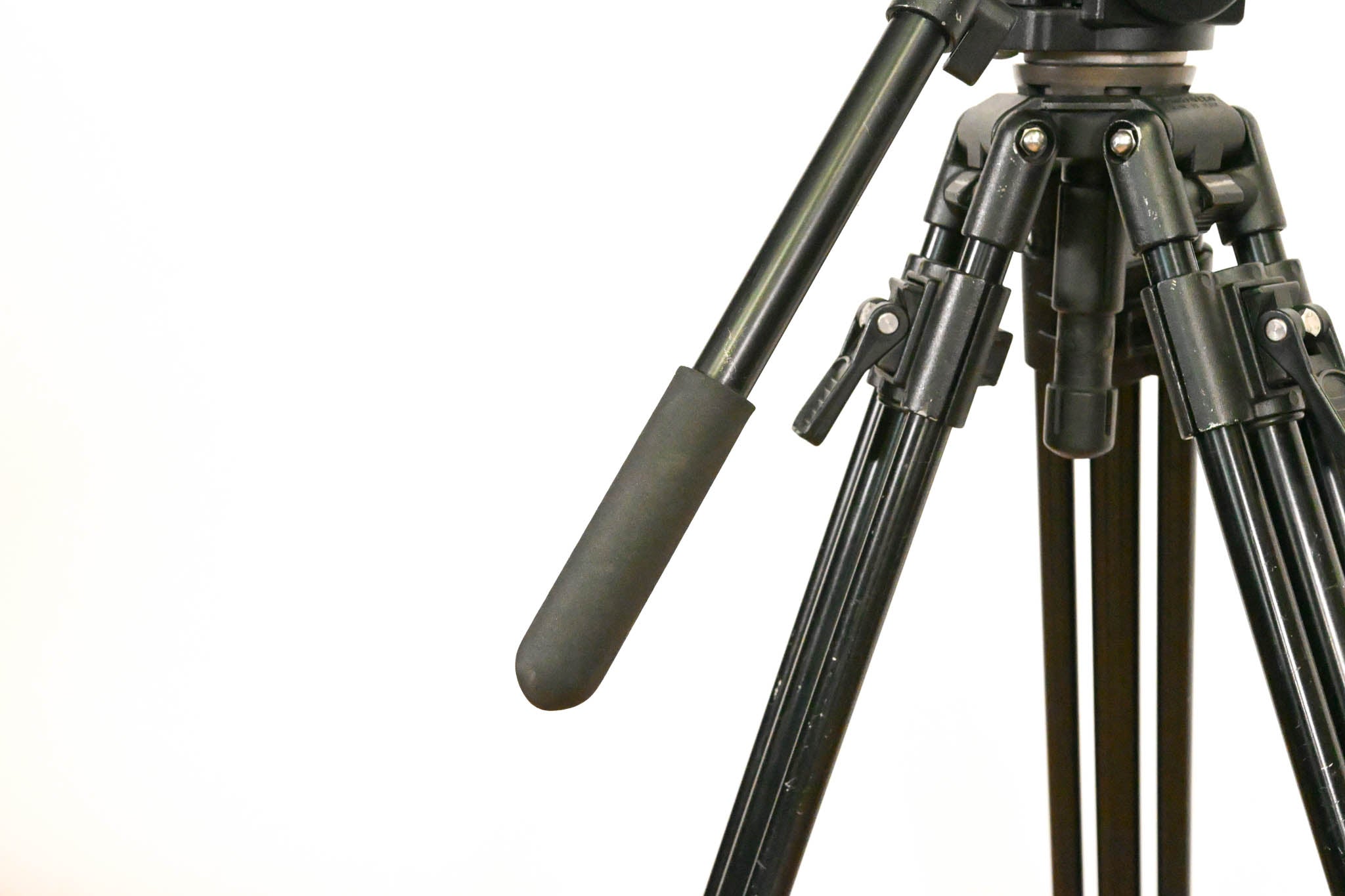 Manfrotto/Bogen 3182 Video Tripod with 503 Fluid Head