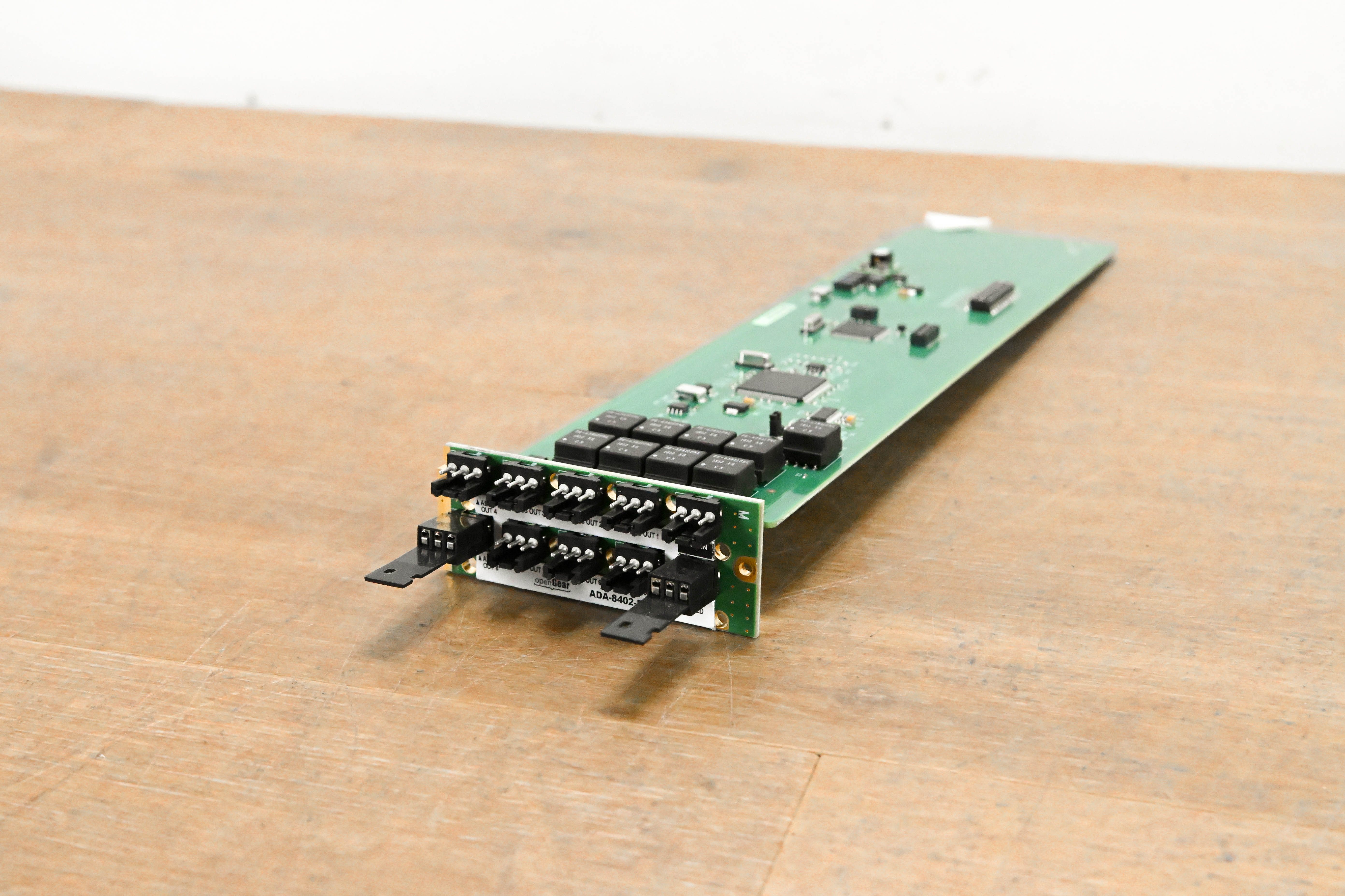 Ross ADA-8402-B AES / EBU Distribution Amplifier Module with Rear I/O