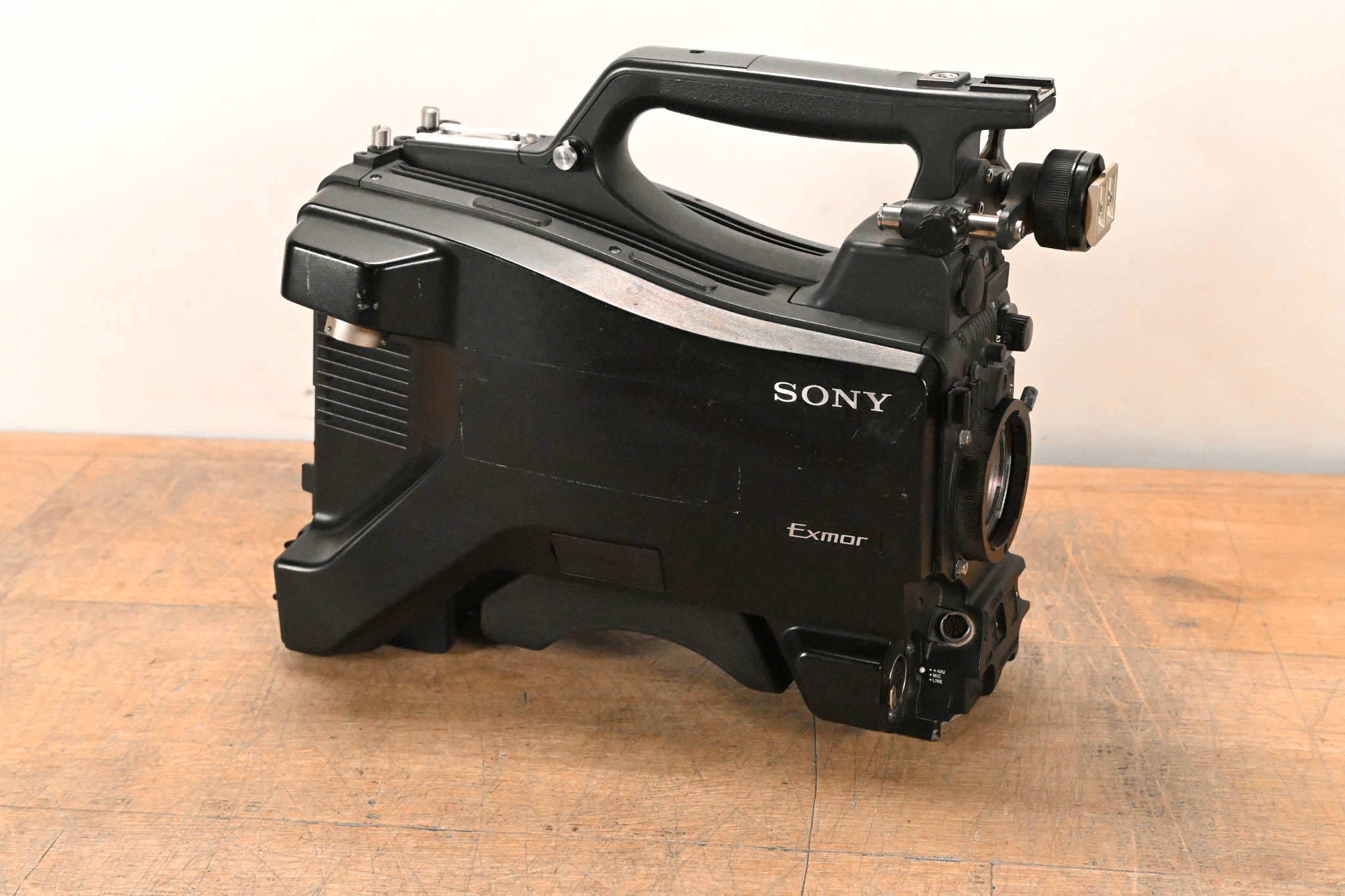 Sony HXC-D70 HD/SD Studio Camera