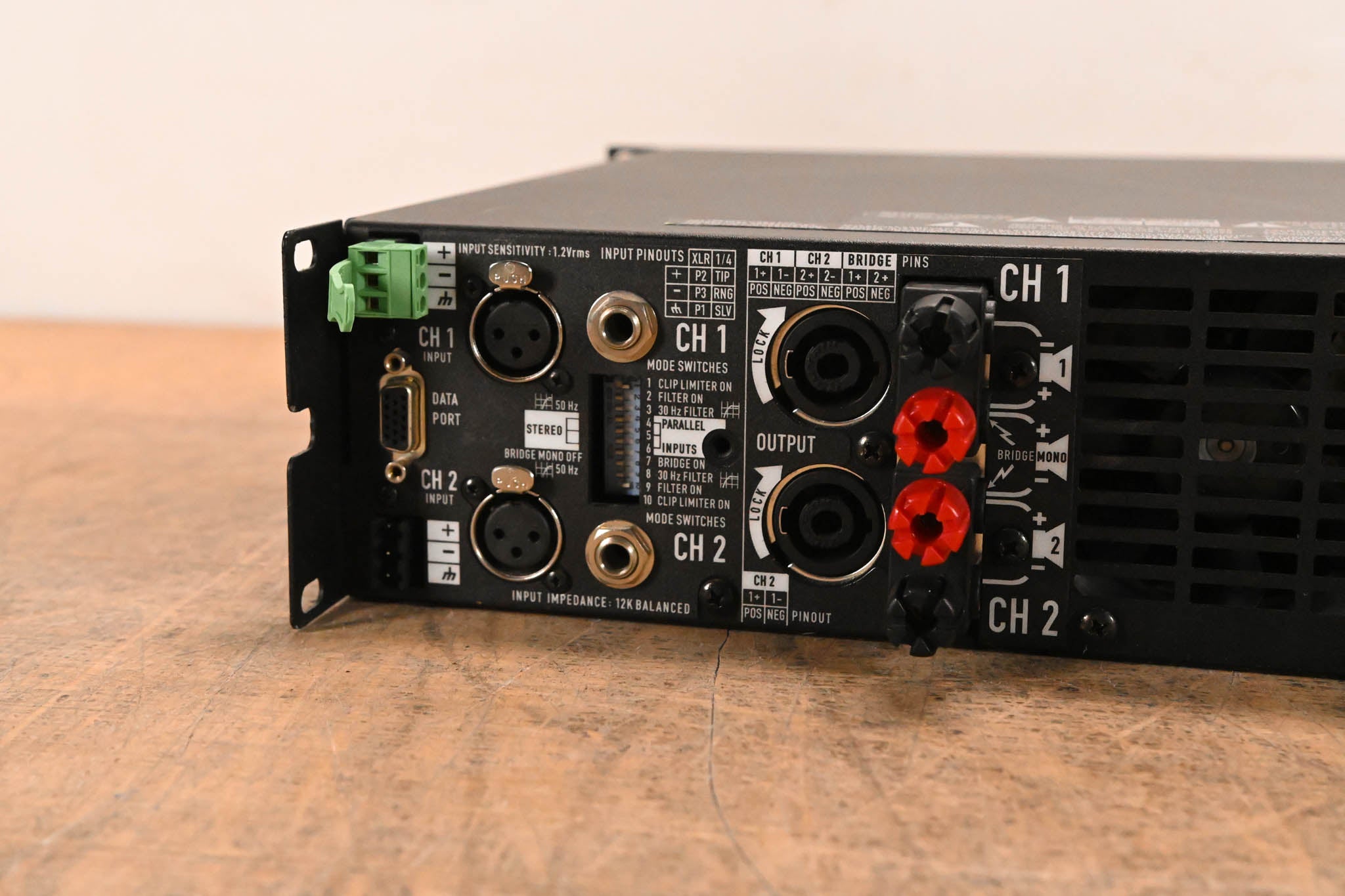 QSC PL224 PowerLight 2 Series 2-Channel Power Amplifier