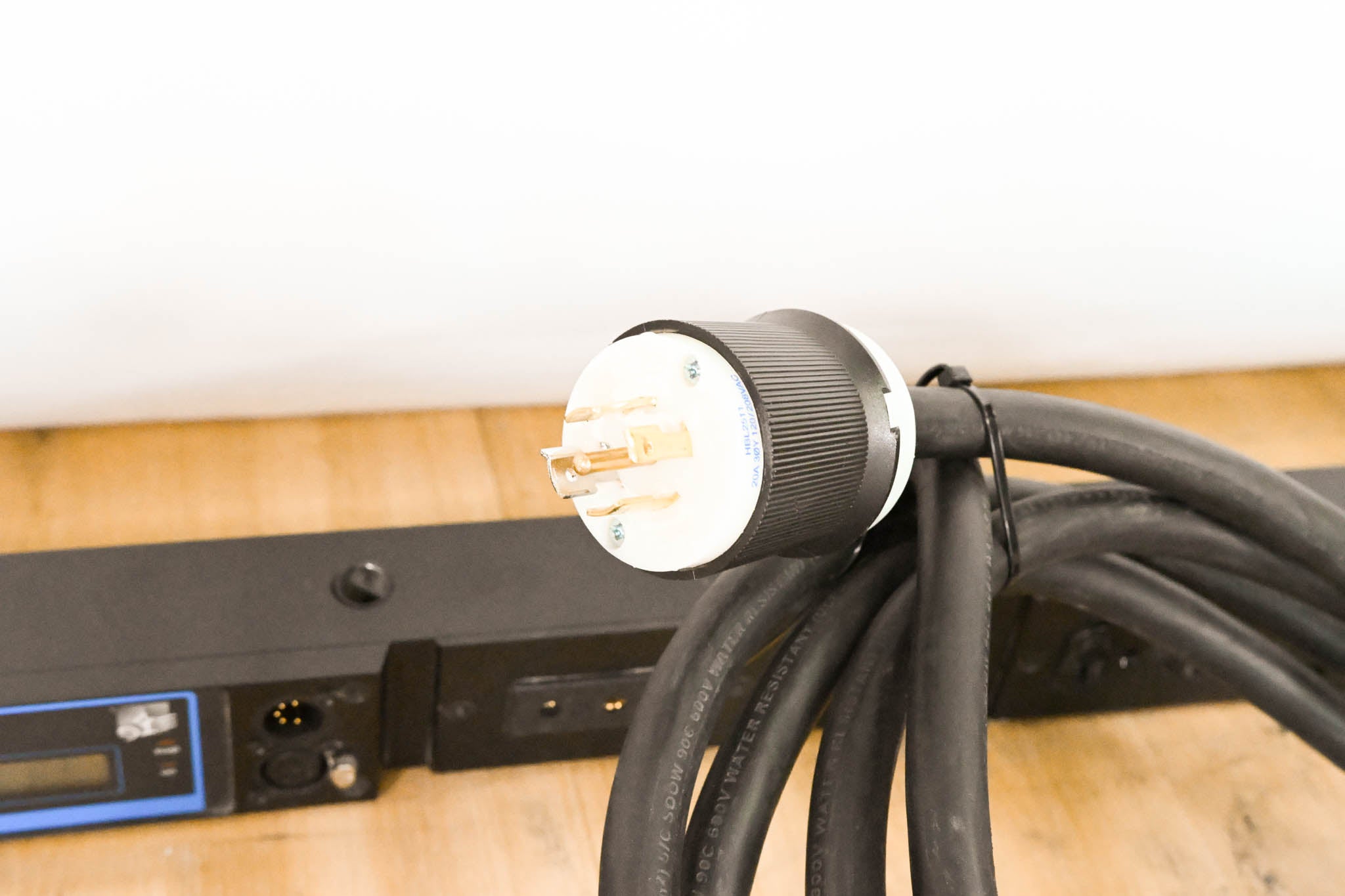 ETC SB6-10M 6 x 10A (1200W) SmartBar with Stage Pin Connectors