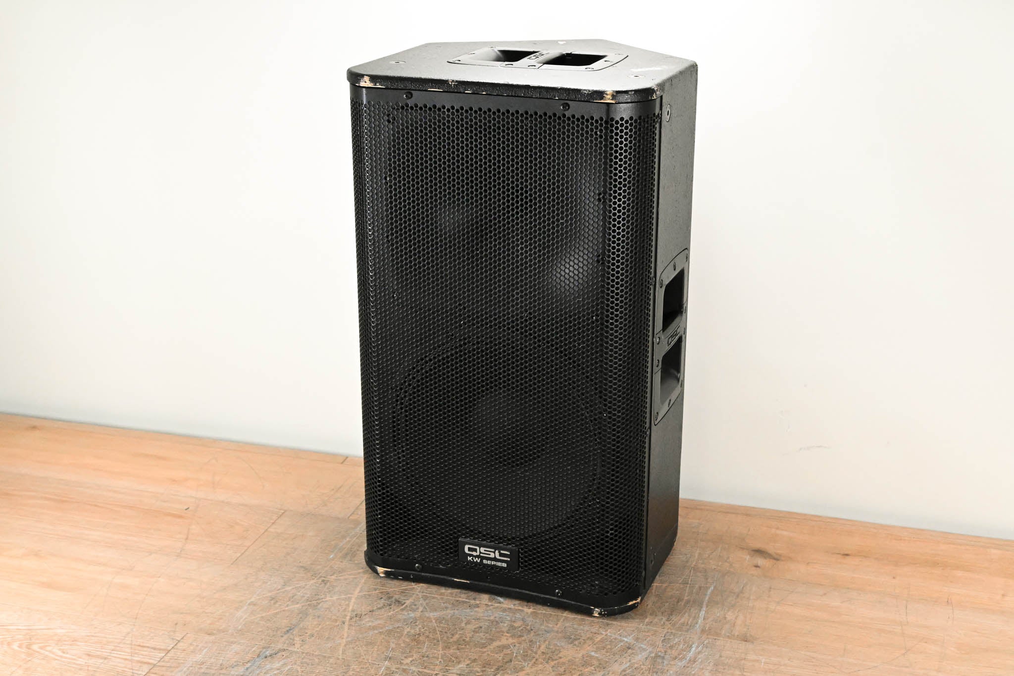 QSC KW122 1000W 12" Two-Way Active Loudspeaker