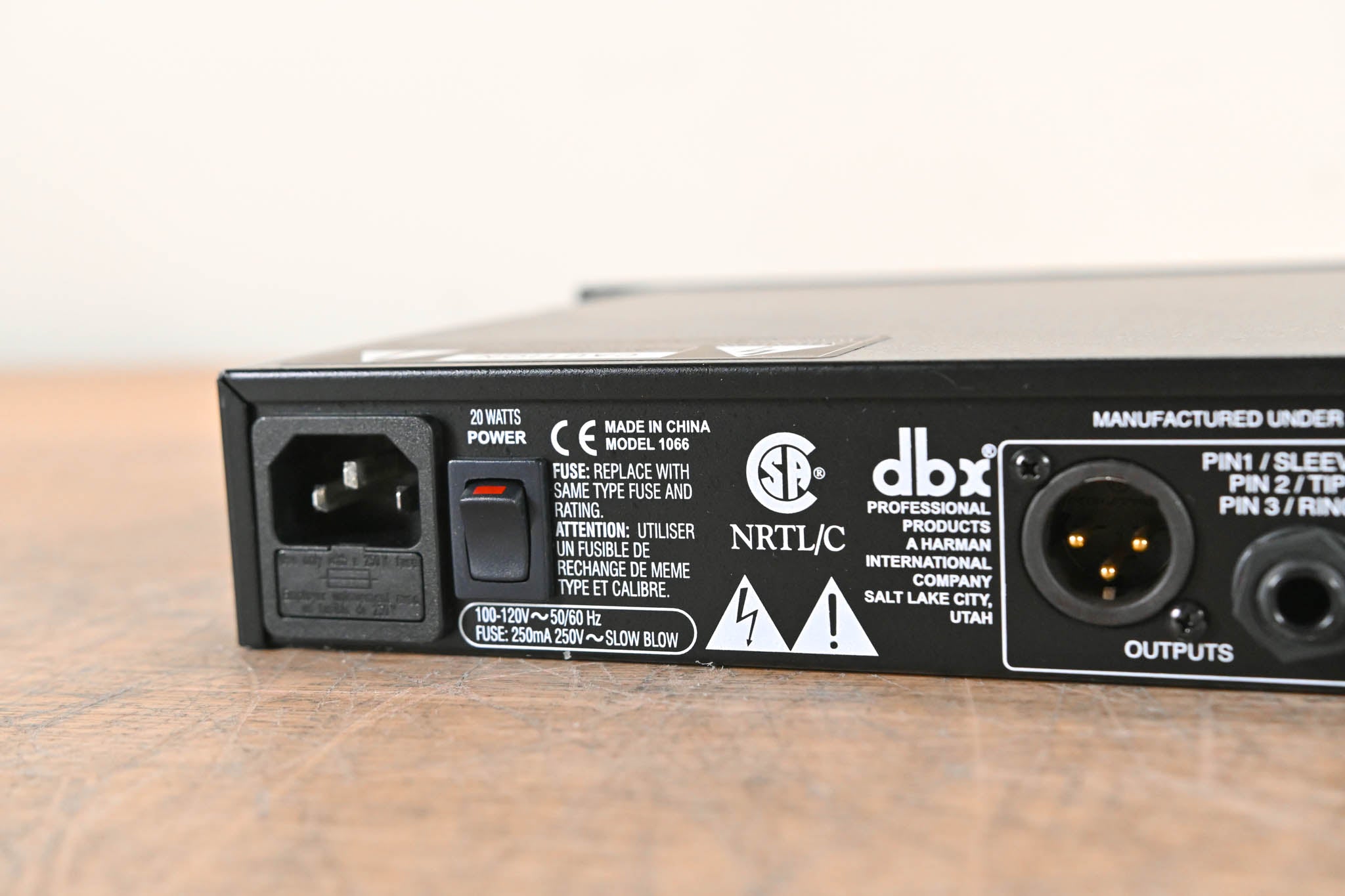 dbx 1066 2-Channel Compressor/Limiter/Gate